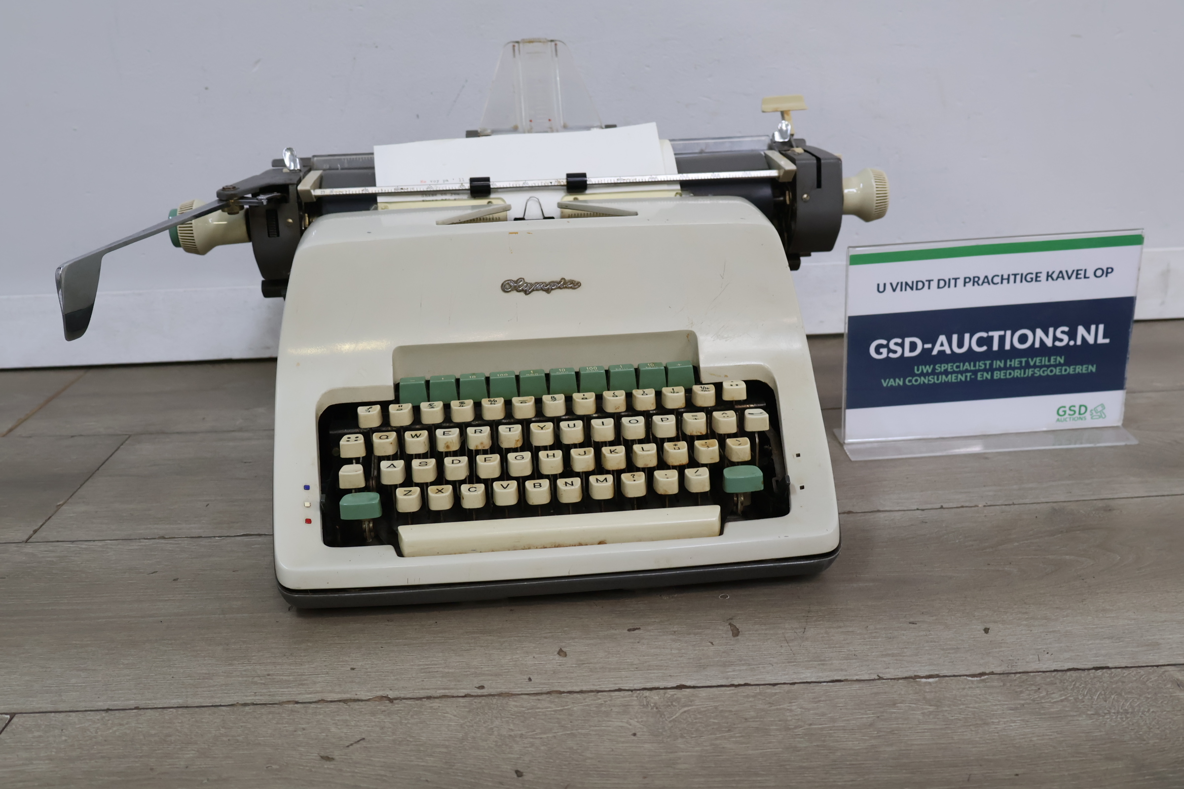 Olympia typemachine – foto 2 – kavel bij GSD Auctions, Zoeterwoude