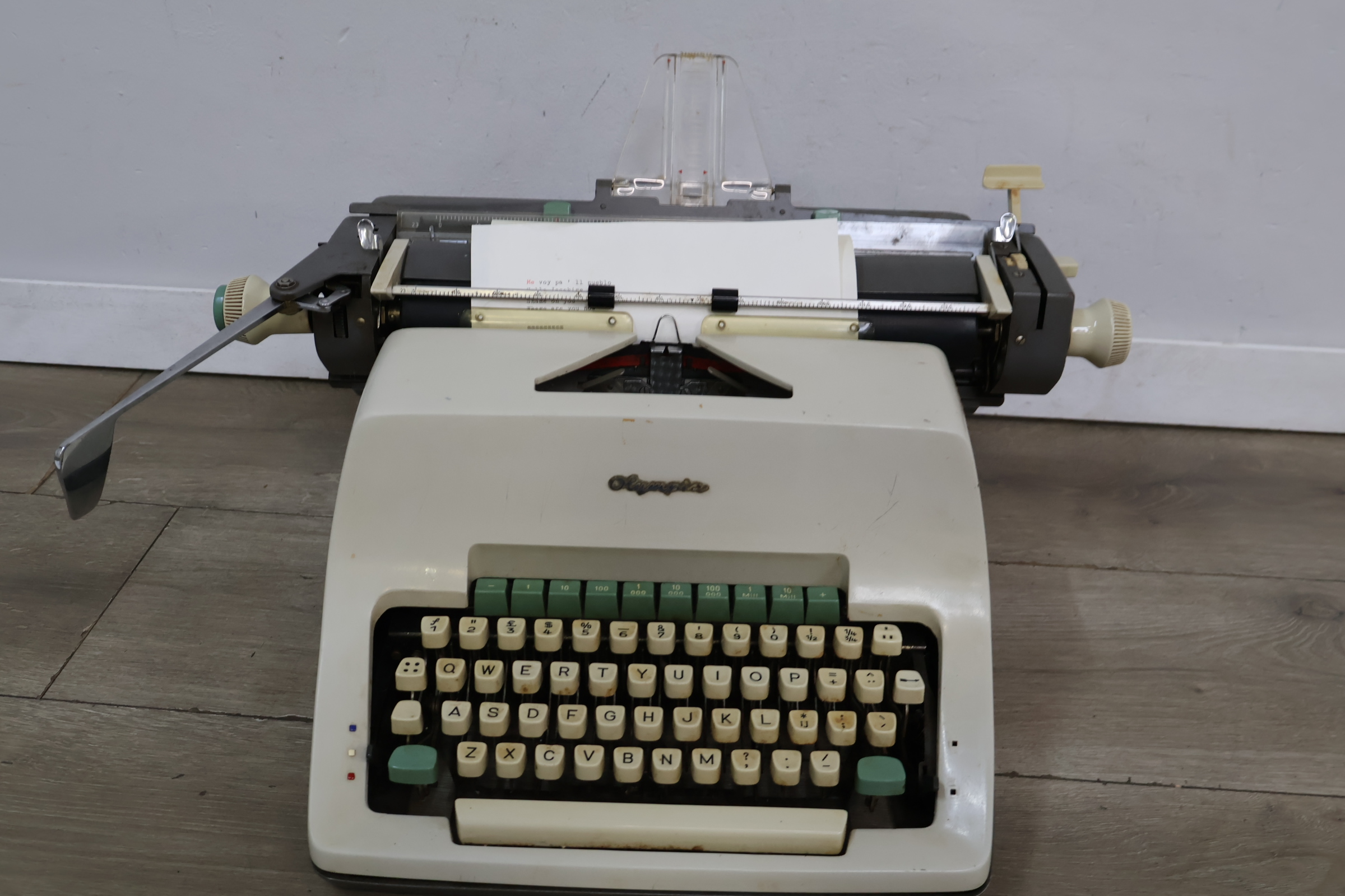 Olympia typemachine – foto 3 – kavel bij GSD Auctions, Zoeterwoude
