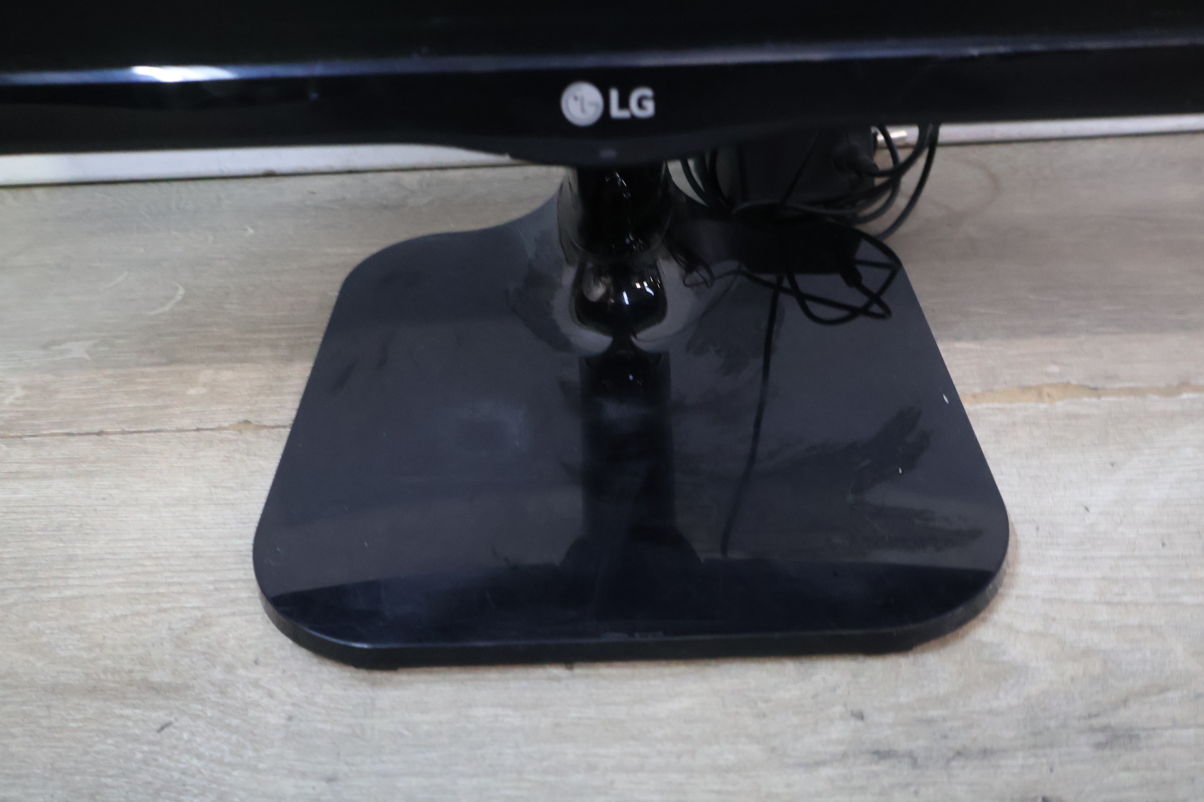 LG LED scherm – foto 5 – kavel bij GSD Auctions, Zoeterwoude