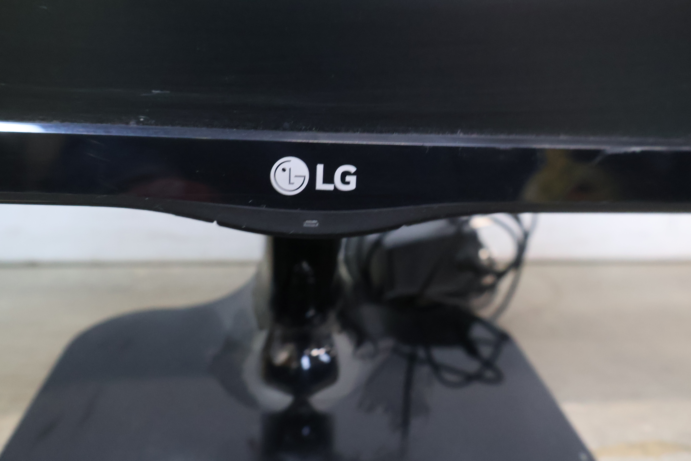 LG LED scherm – foto 6 – kavel bij GSD Auctions, Zoeterwoude