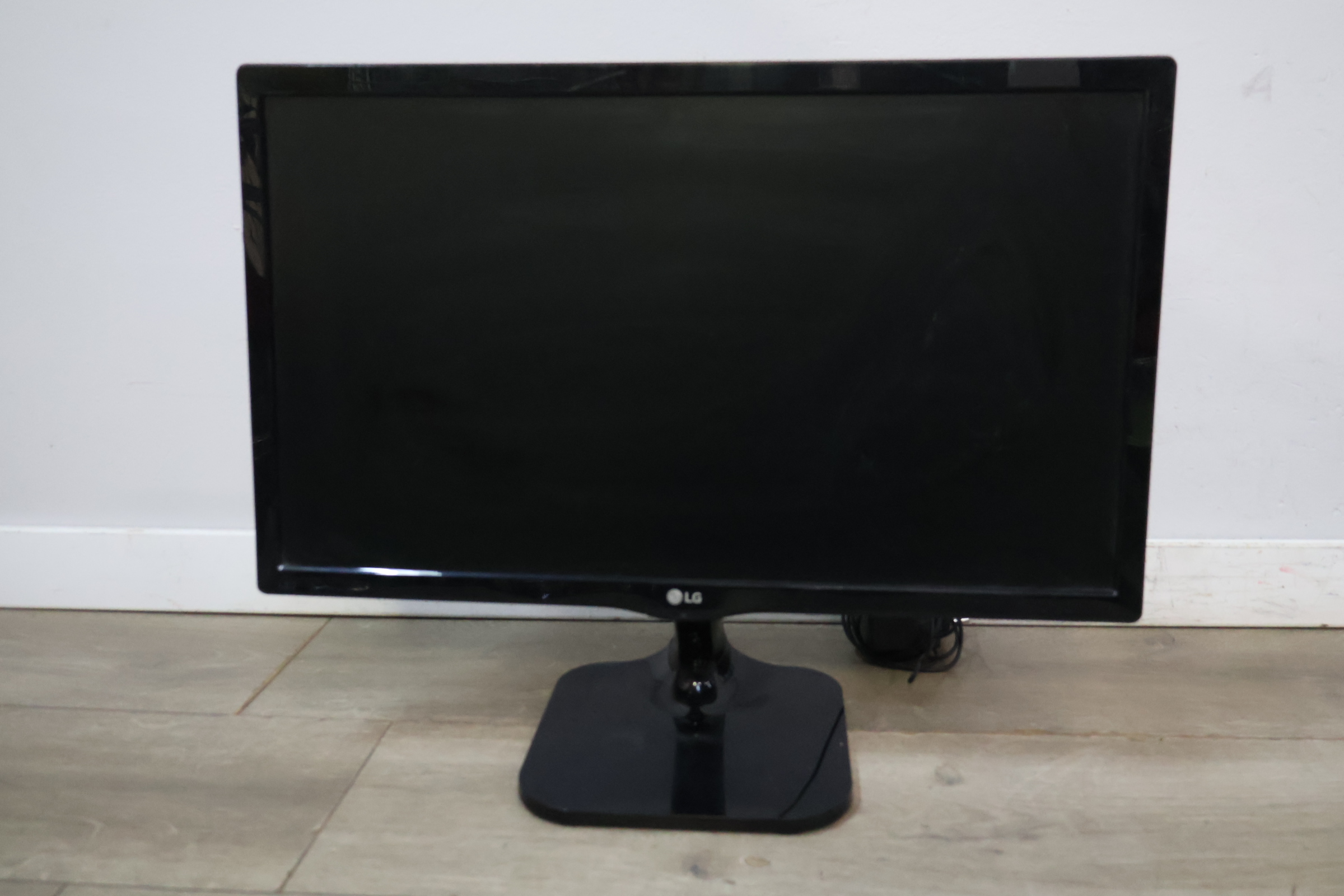 LG LED scherm – foto 8 – kavel bij GSD Auctions, Zoeterwoude