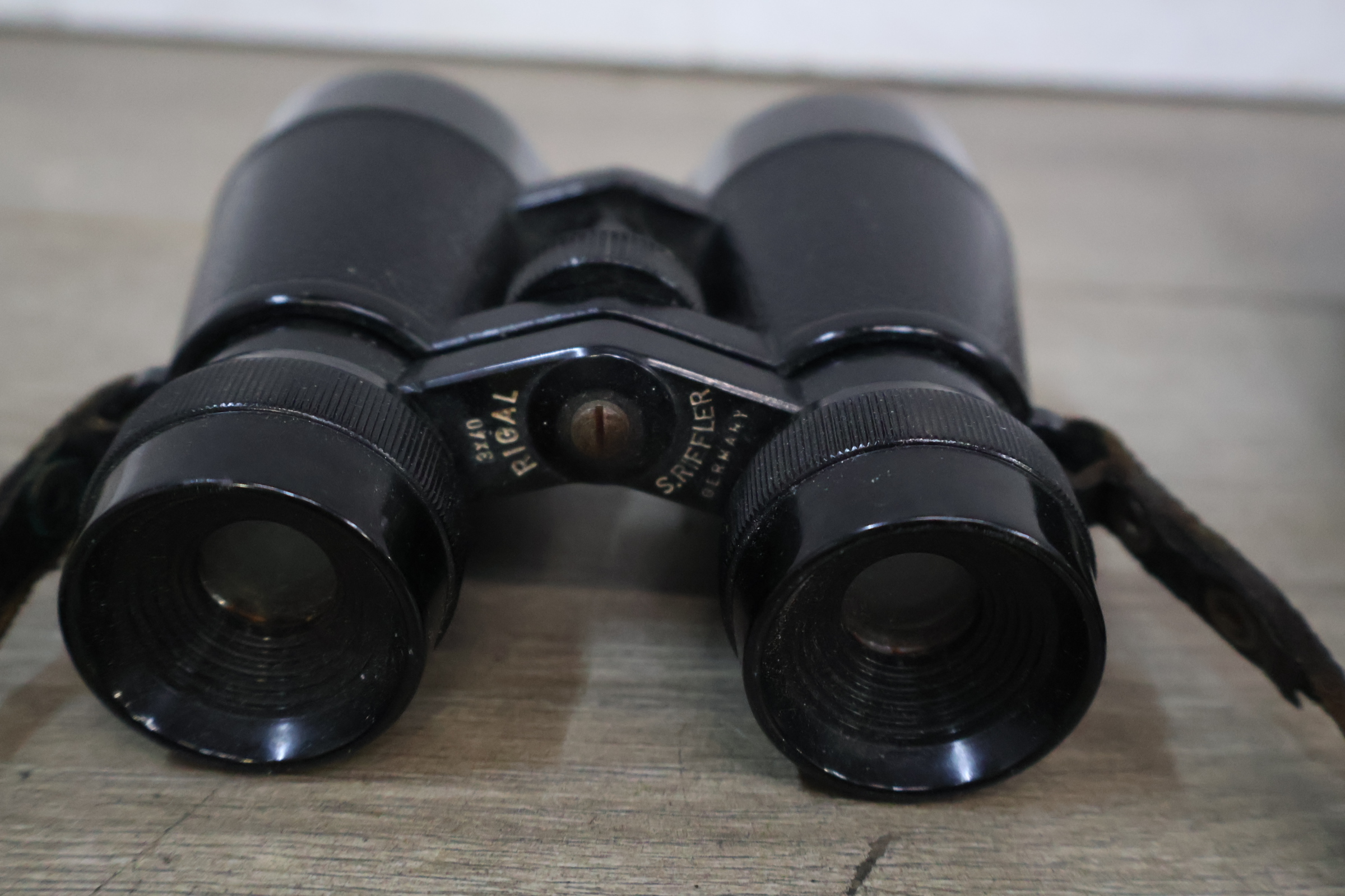 Olympus en Sony camera's met tassen en verrekijker – foto 9 – kavel bij GSD Auctions, Zoeterwoude