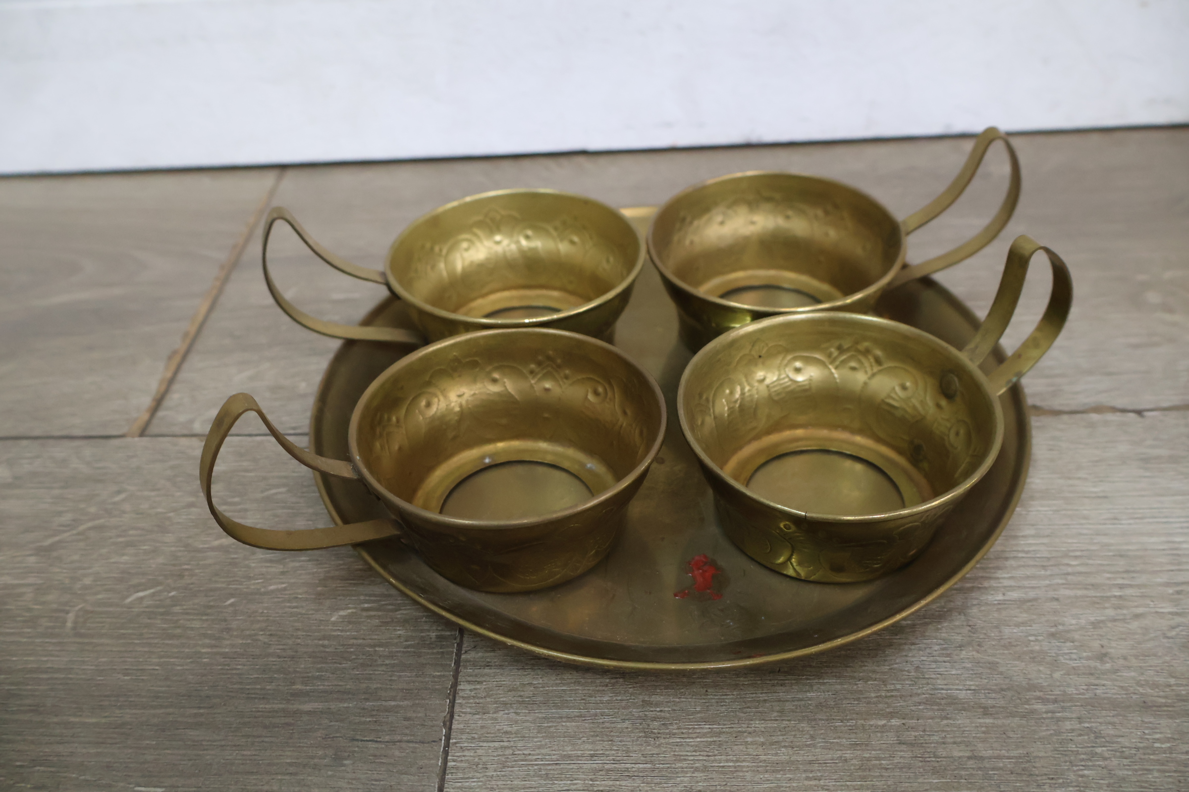 Set koperen en messing kandelaars, schaaltjes en decoraties – foto 10 – kavel bij GSD Auctions, Zoeterwoude