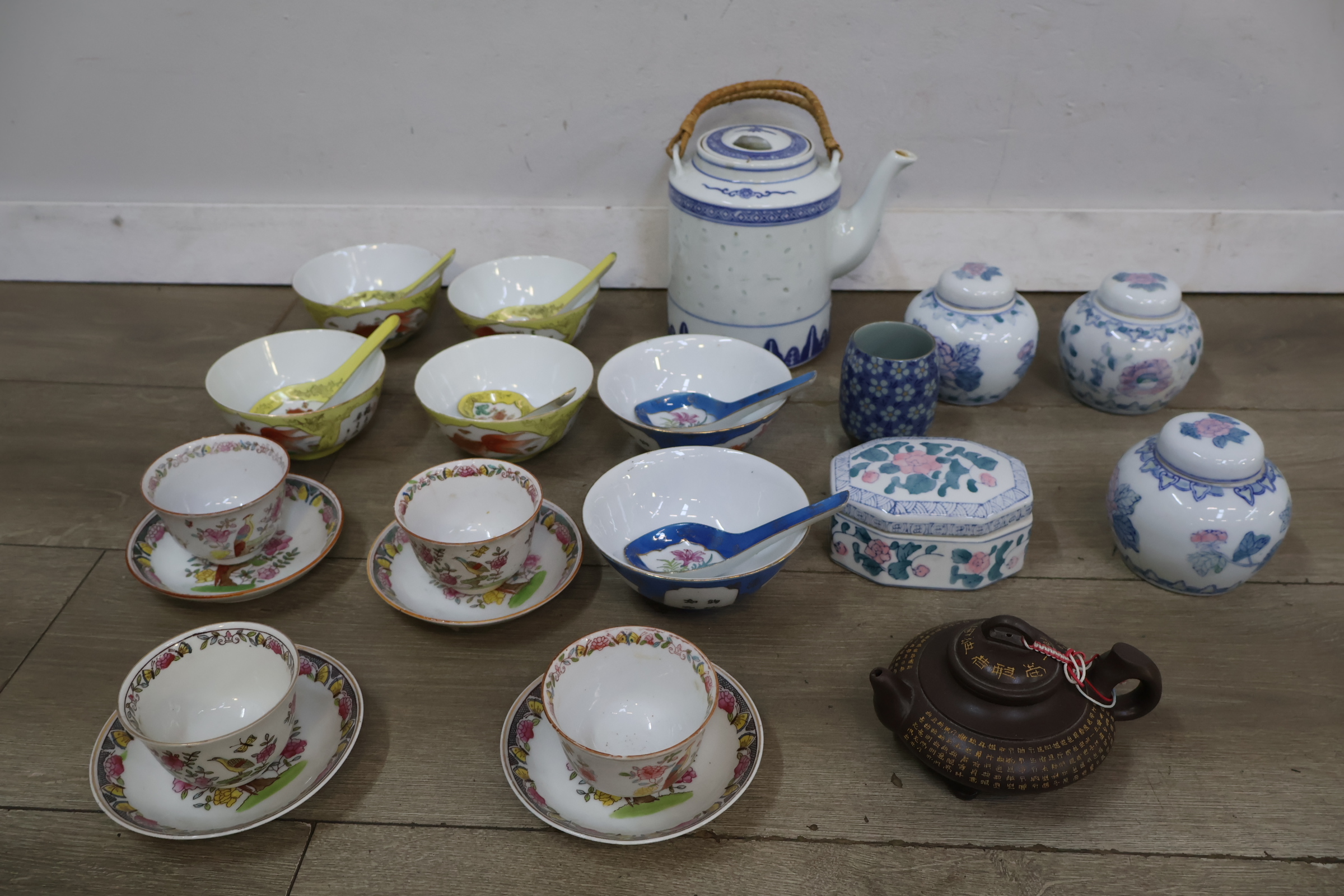 Set porseleinen theeservies en theepotten – foto 5 – kavel bij GSD Auctions, Zoeterwoude