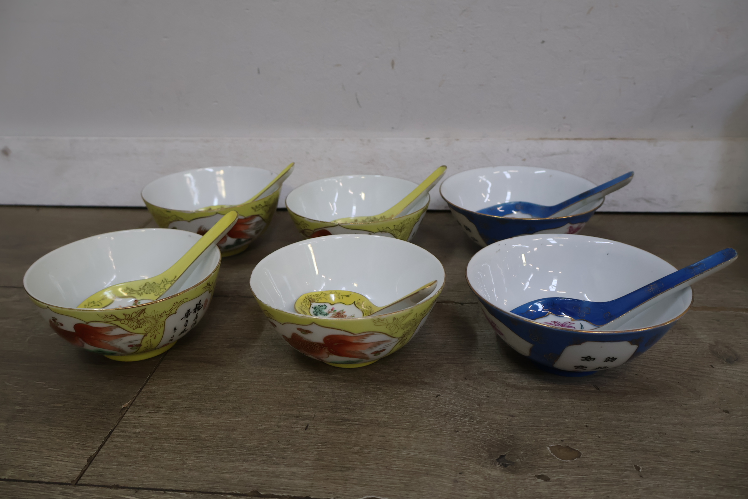 Set porseleinen theeservies en theepotten – foto 6 – kavel bij GSD Auctions, Zoeterwoude
