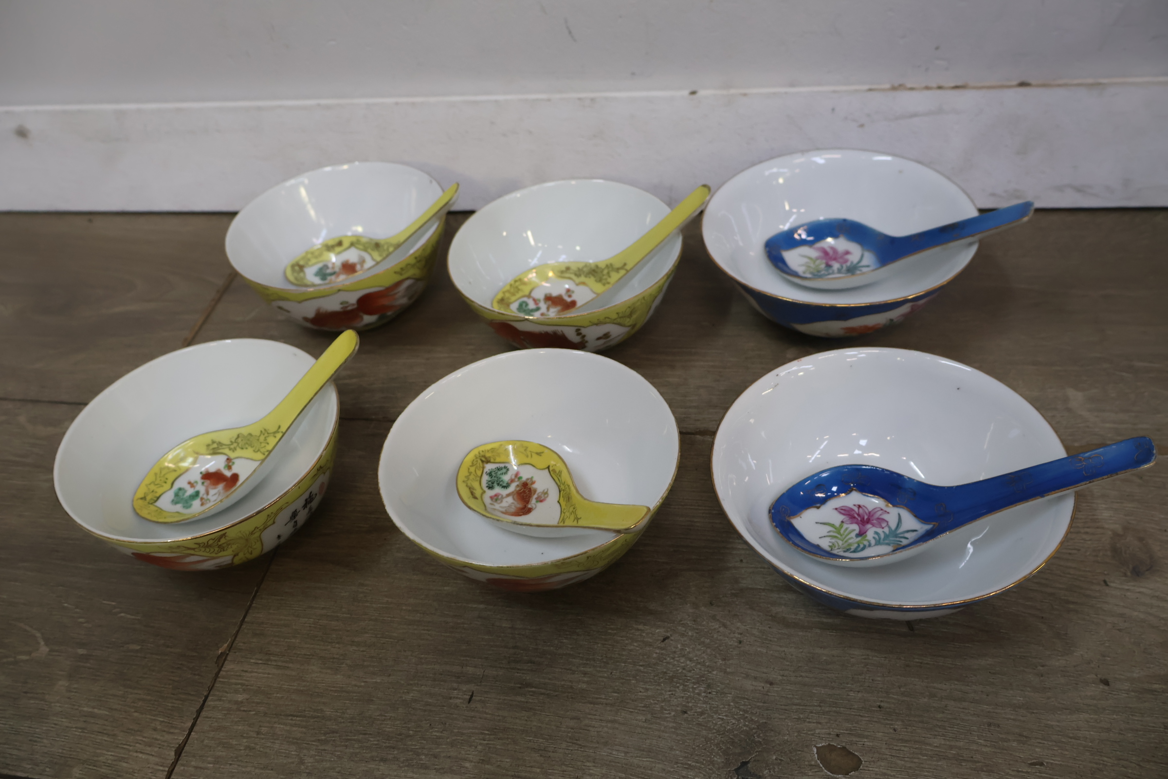 Set porseleinen theeservies en theepotten – foto 7 – kavel bij GSD Auctions, Zoeterwoude