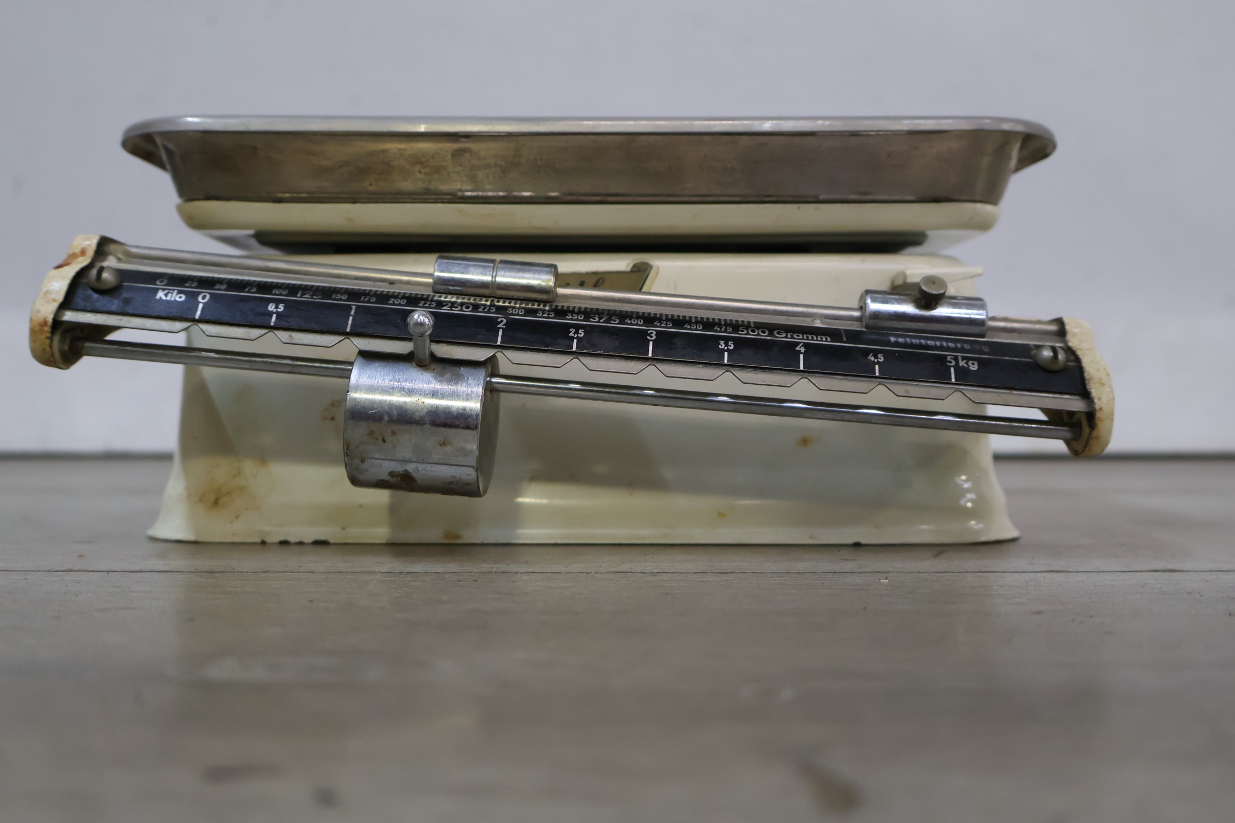 Vintage Zenith Keukenweegschaal tot 5 kg – foto 4 – kavel bij GSD Auctions, Zoeterwoude