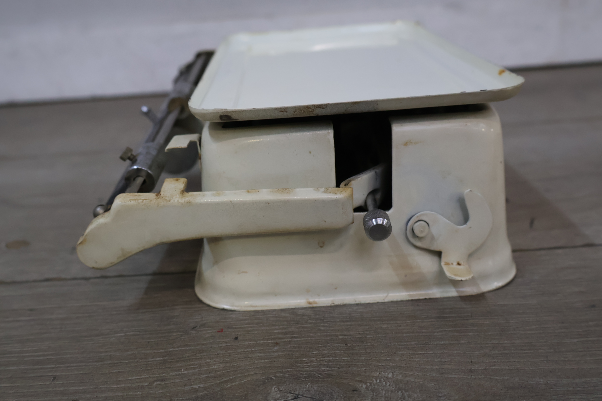 Vintage Zenith Keukenweegschaal tot 5 kg – foto 10 – kavel bij GSD Auctions, Zoeterwoude