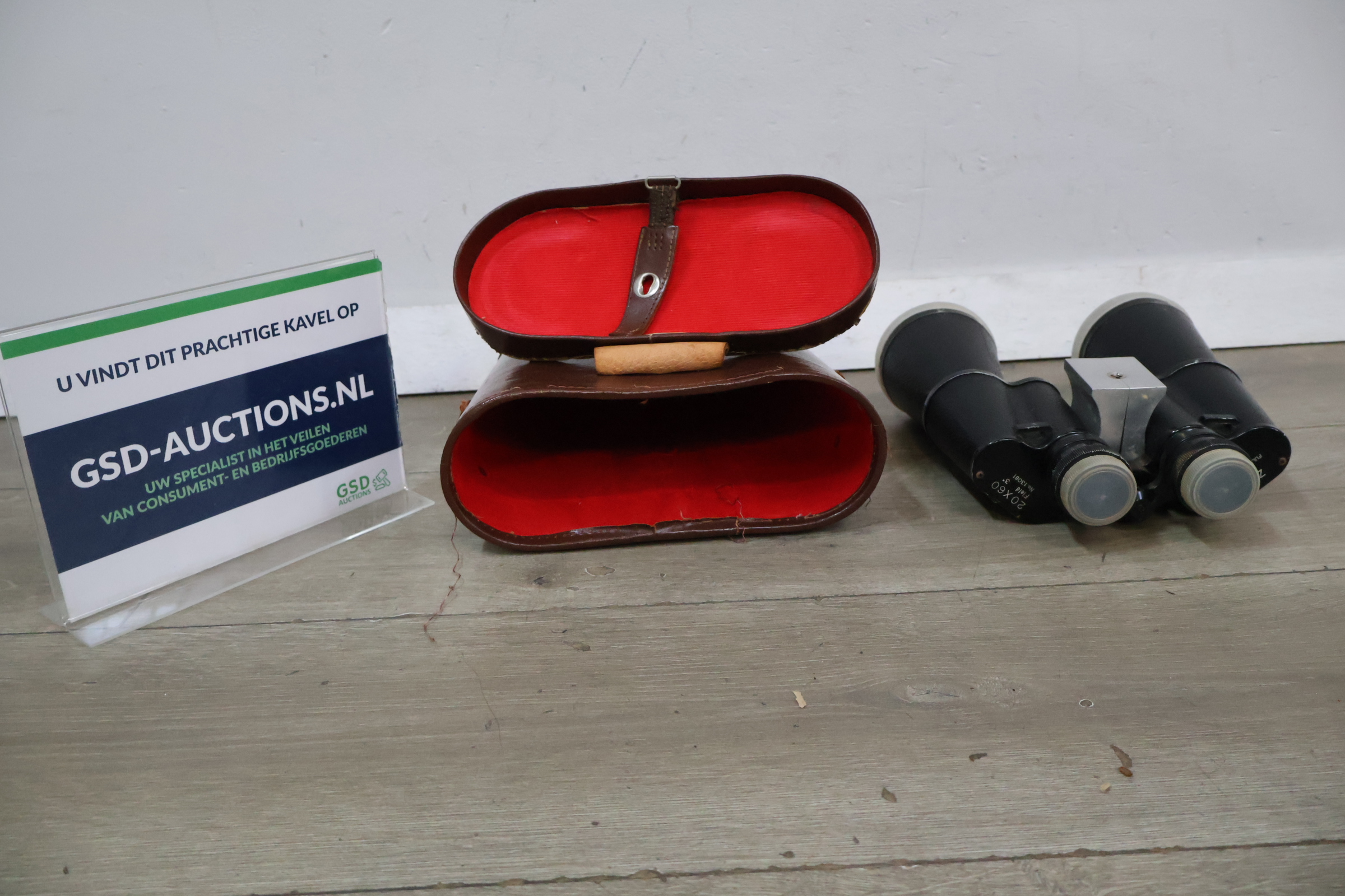 Verrekijker met bruine opbergkoffer – foto 2 – kavel bij GSD Auctions, Zoeterwoude