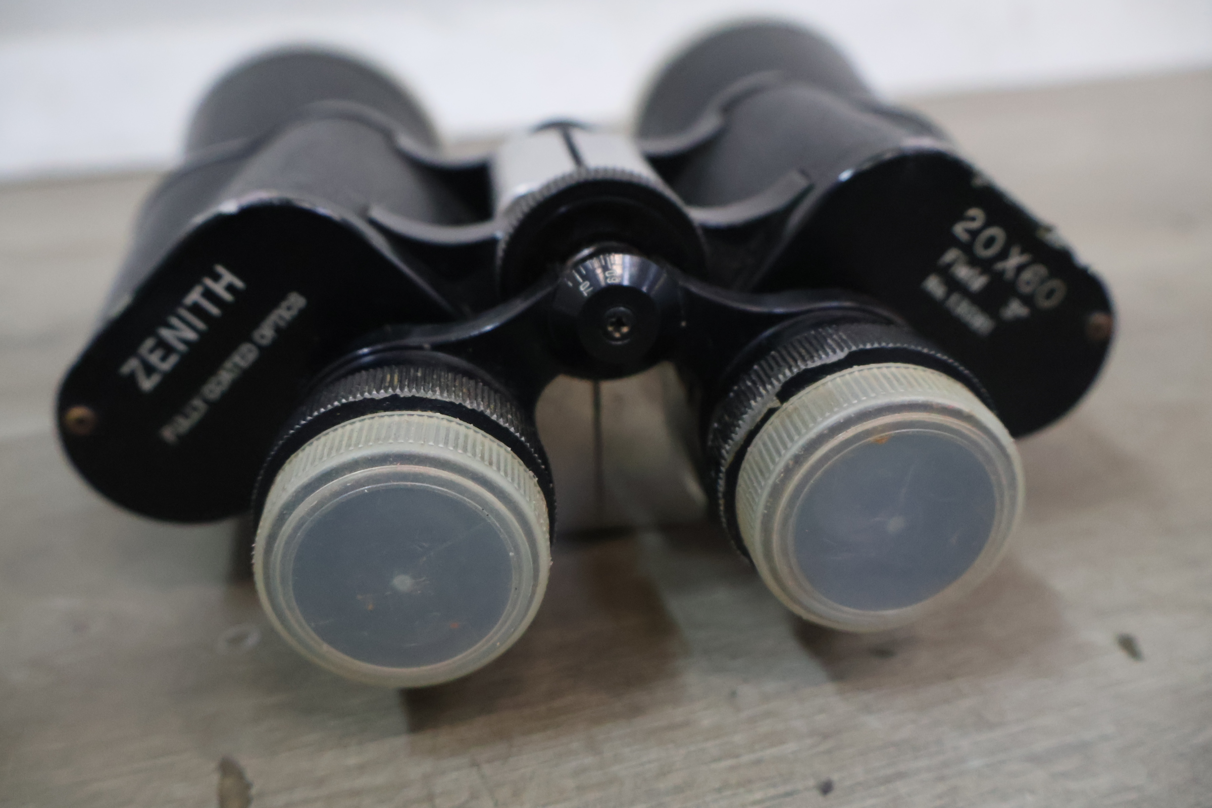 Verrekijker met bruine opbergkoffer – foto 6 – kavel bij GSD Auctions, Zoeterwoude