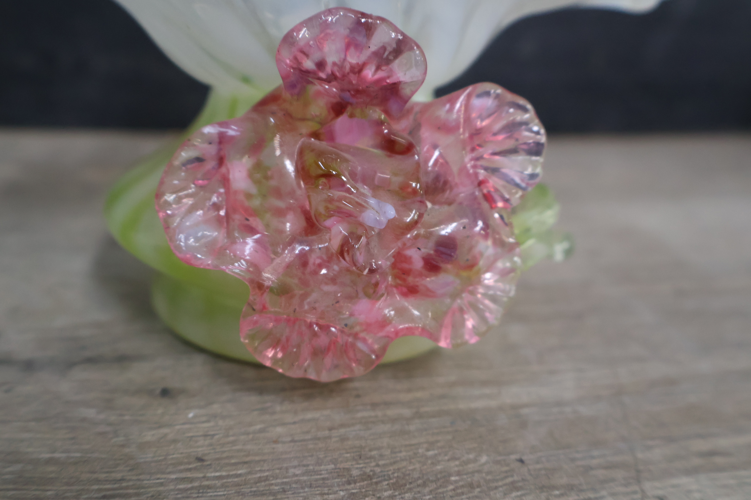 Set van glazen siermandje en bloemenmandje – foto 8 – kavel bij GSD Auctions, Zoeterwoude