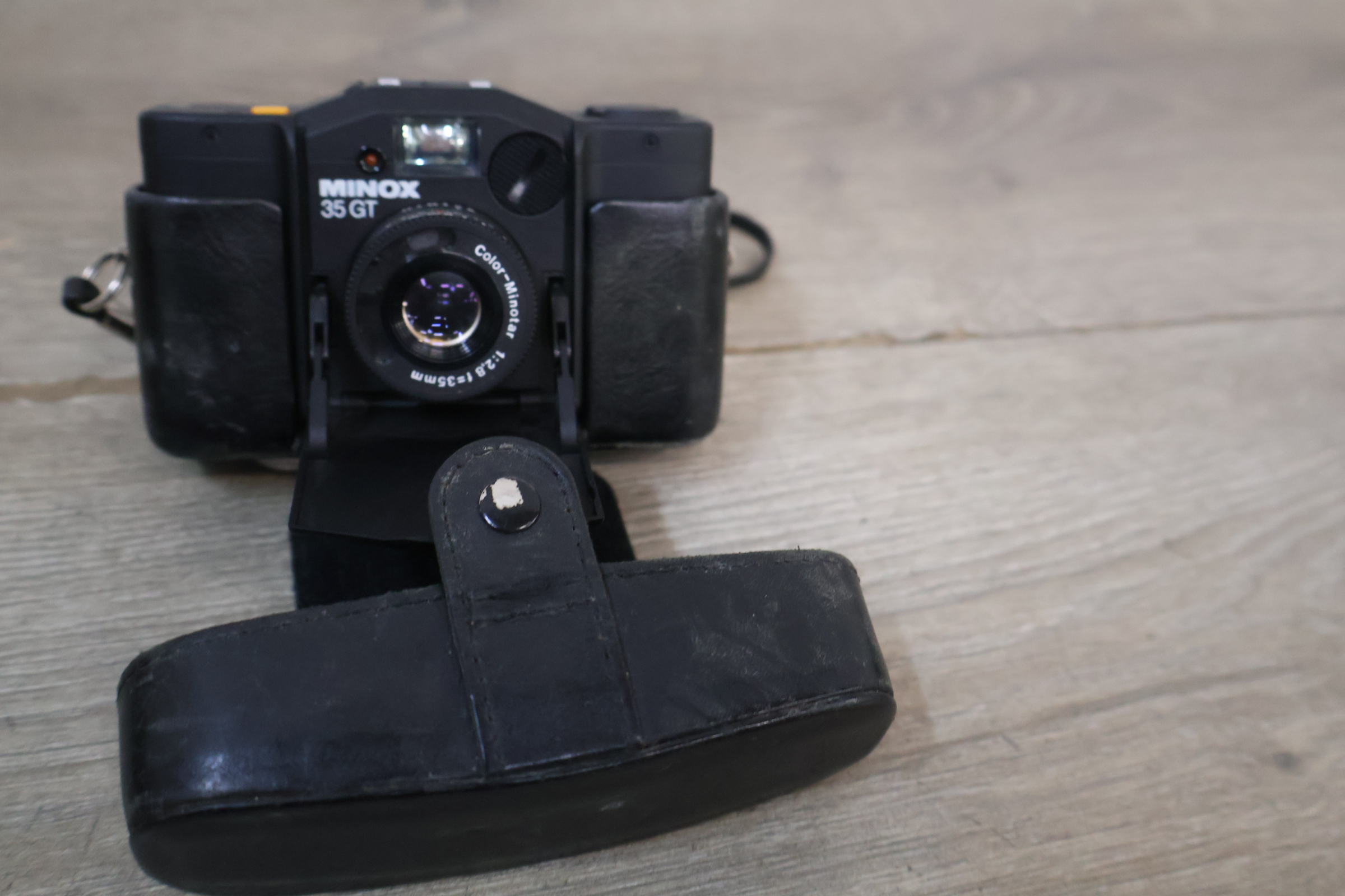 Minox 35 GT, Minox 35 EL camera's &Agfatronic 200 B flitser – foto 5 – kavel bij GSD Auctions, Zoeterwoude