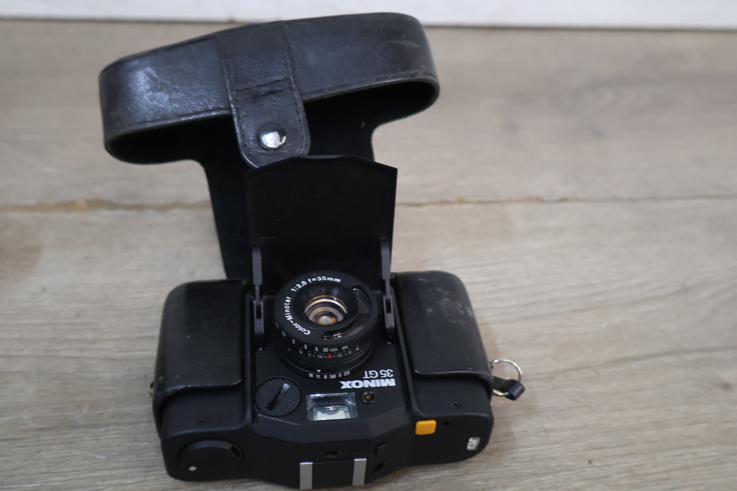 Minox 35 GT, Minox 35 EL camera's &Agfatronic 200 B flitser – foto 6 – kavel bij GSD Auctions, Zoeterwoude