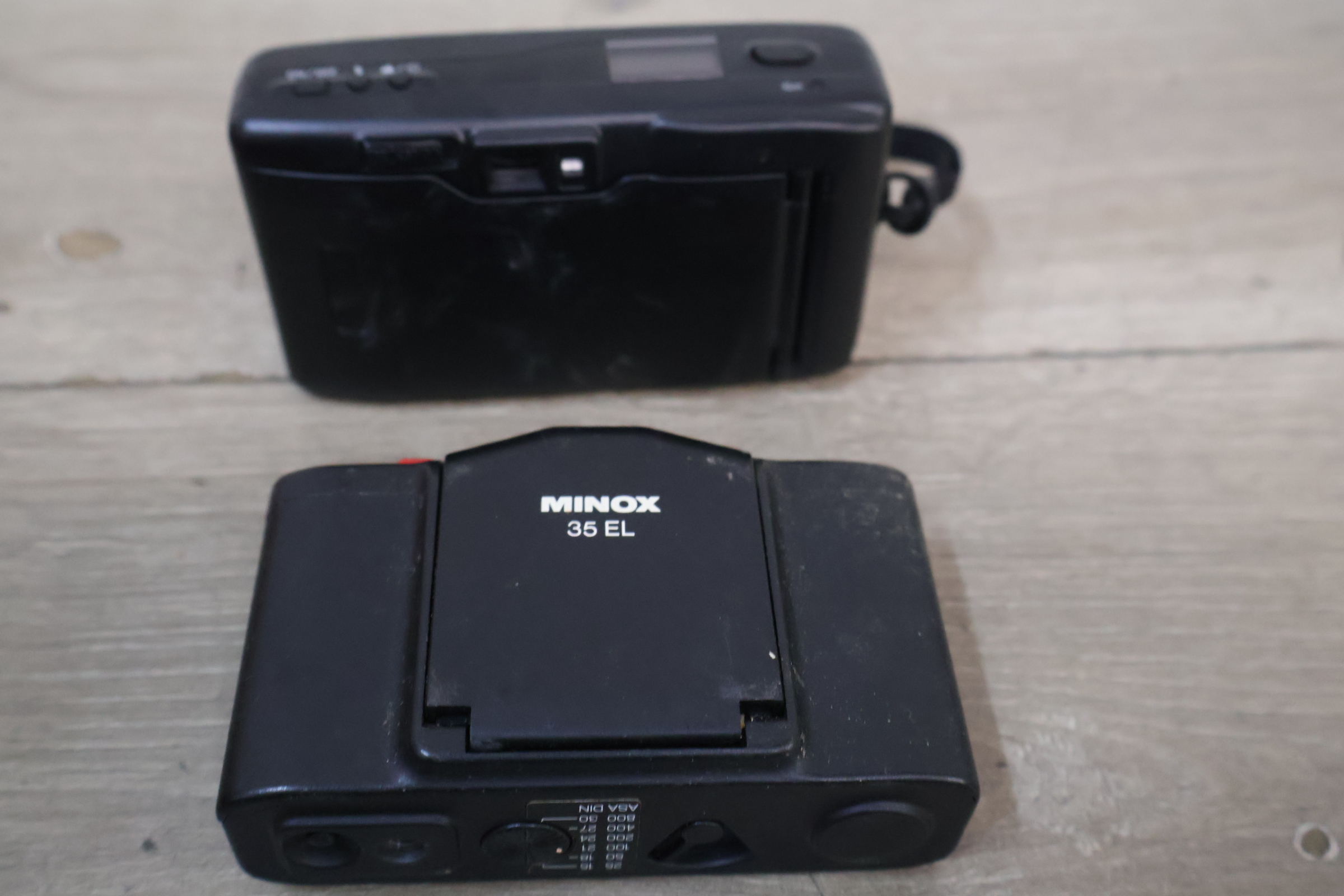 Minox 35 GT, Minox 35 EL camera's &Agfatronic 200 B flitser – foto 9 – kavel bij GSD Auctions, Zoeterwoude