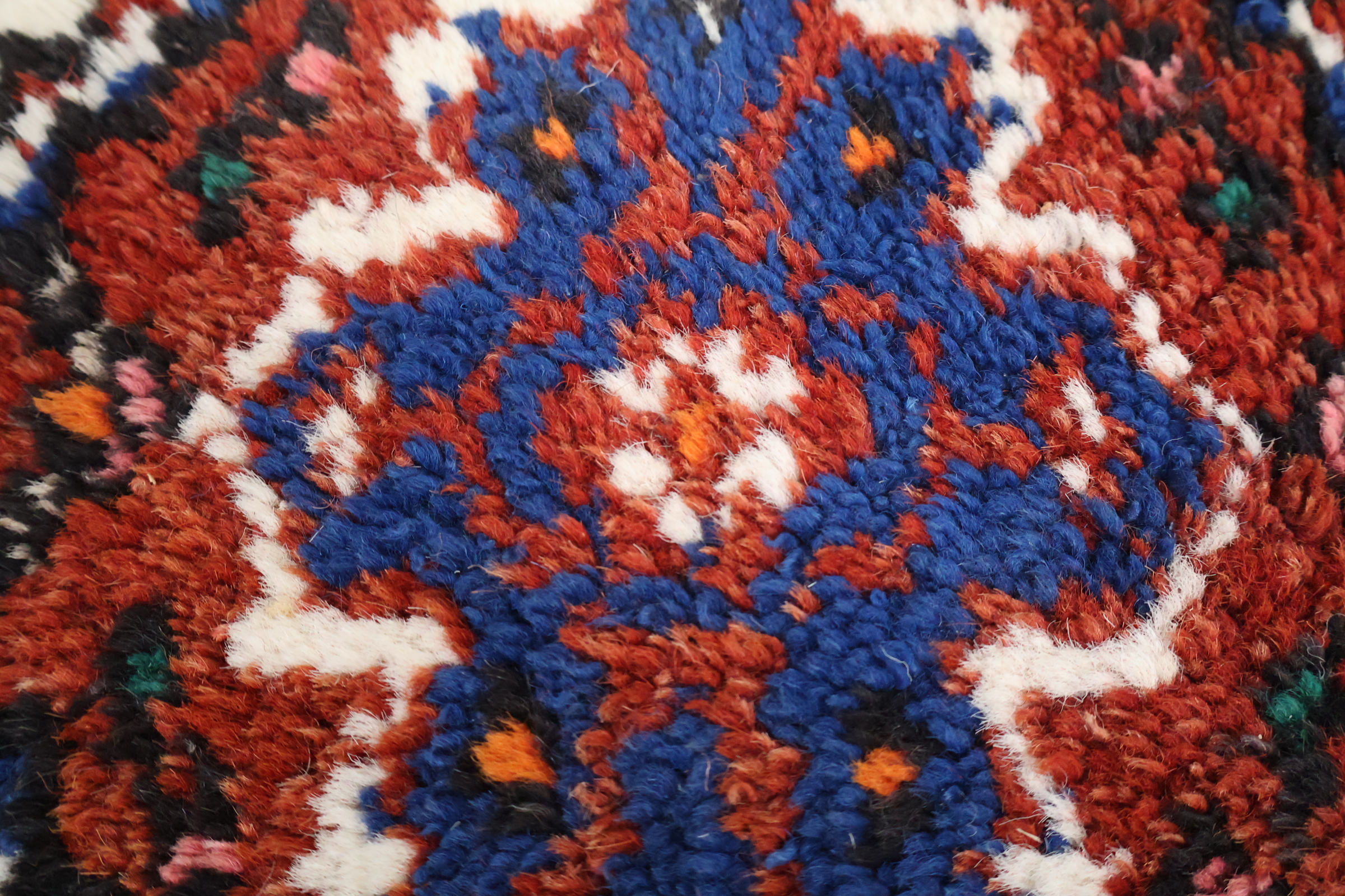 Set van 3 kleine tafelkleden met franjes – foto 5 – kavel bij GSD Auctions, Zoeterwoude