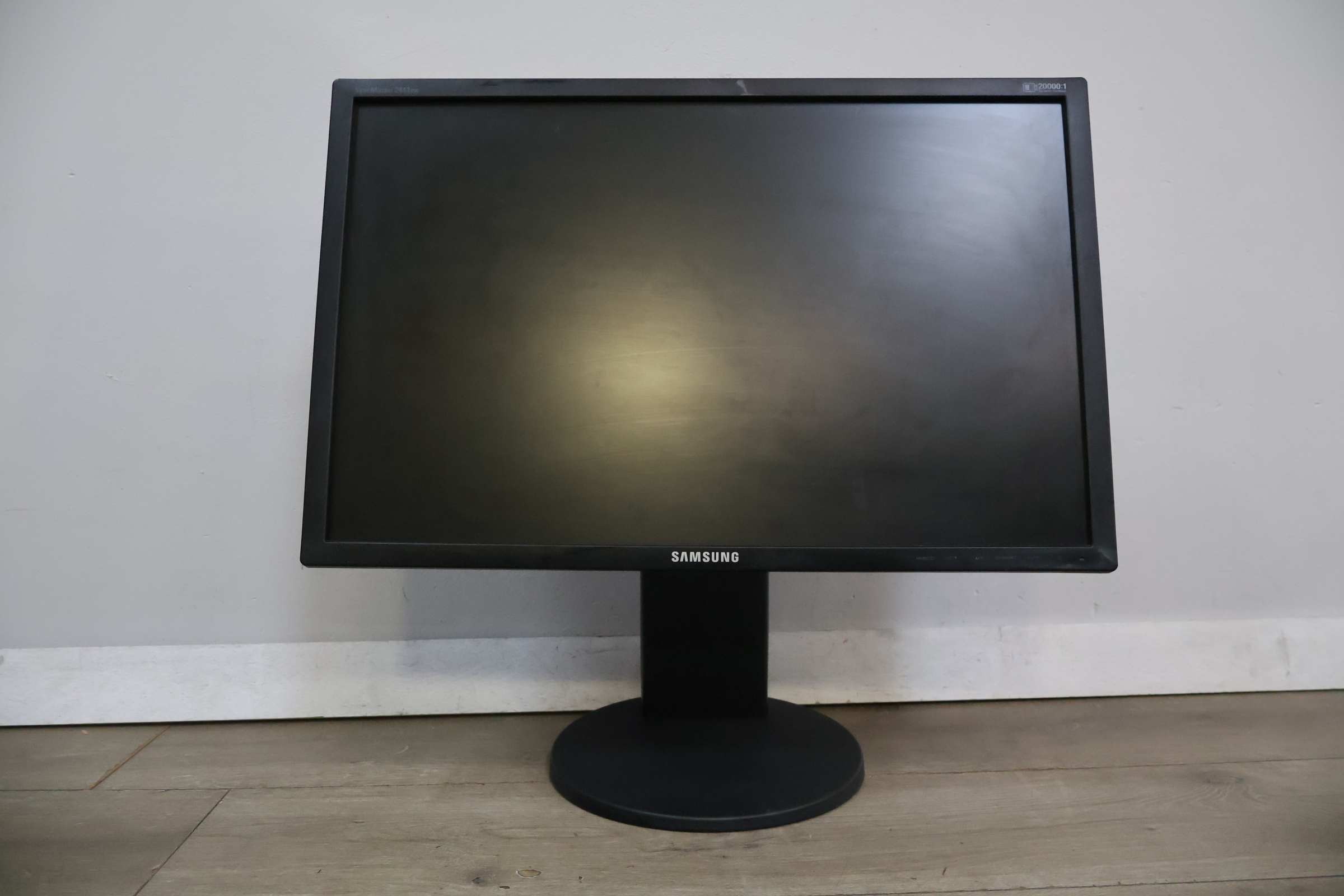 Samsung SyncMaster 2433BW computer monitor – foto 4 – kavel bij GSD Auctions, Zoeterwoude
