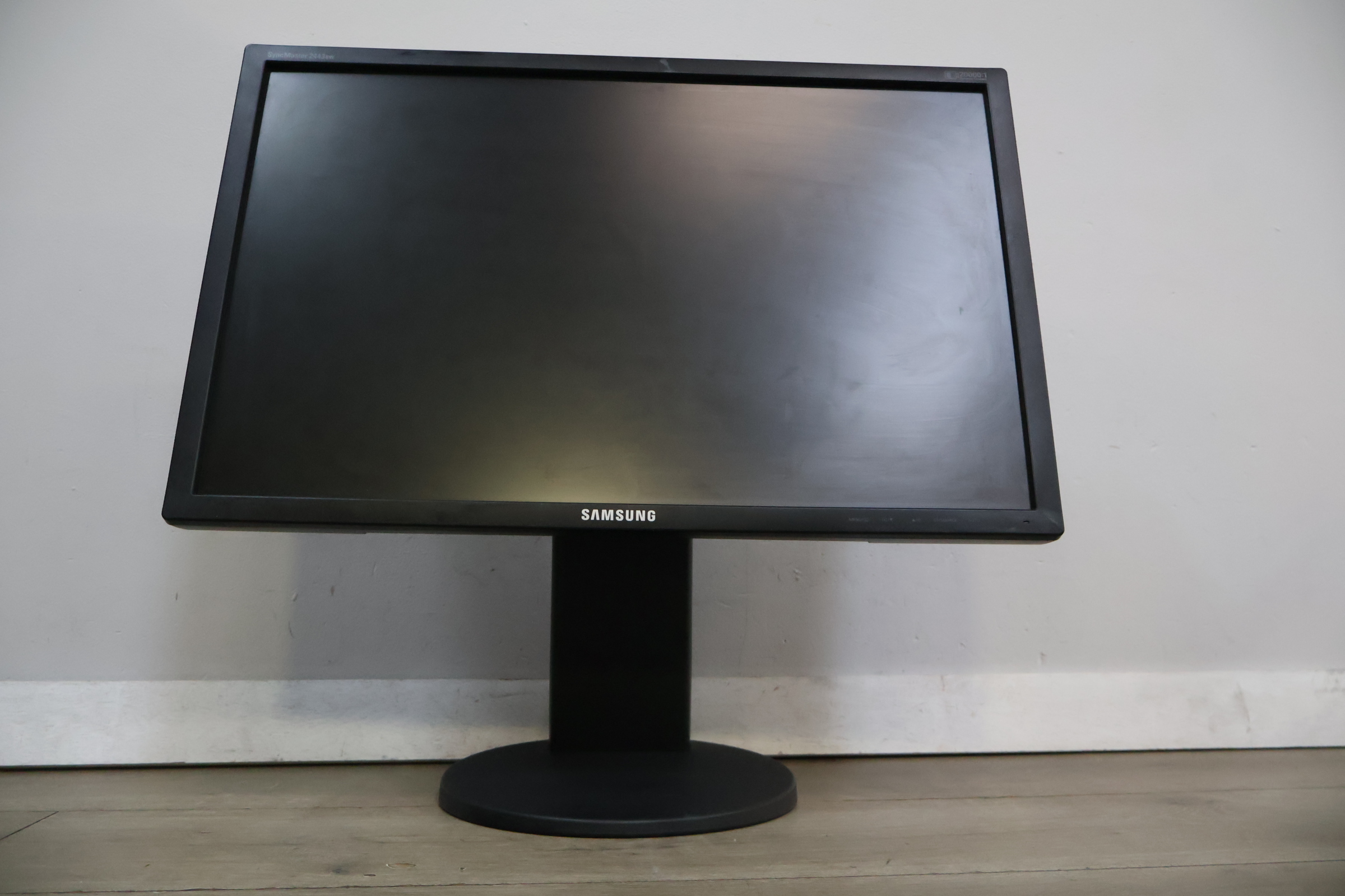 Samsung SyncMaster 2433BW computer monitor – foto 5 – kavel bij GSD Auctions, Zoeterwoude
