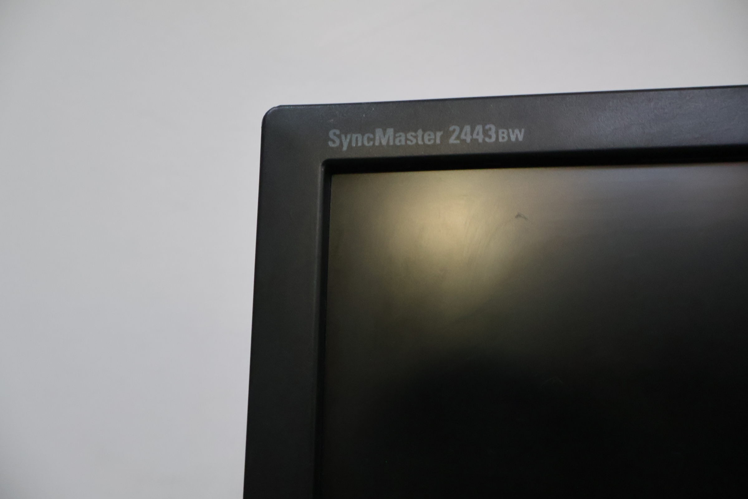 Samsung SyncMaster 2433BW computer monitor – foto 9 – kavel bij GSD Auctions, Zoeterwoude