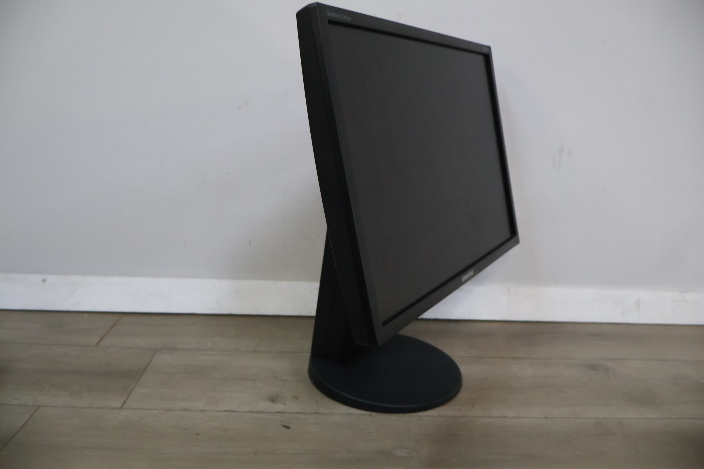 Samsung SyncMaster 2433BW computer monitor – foto 10 – kavel bij GSD Auctions, Zoeterwoude