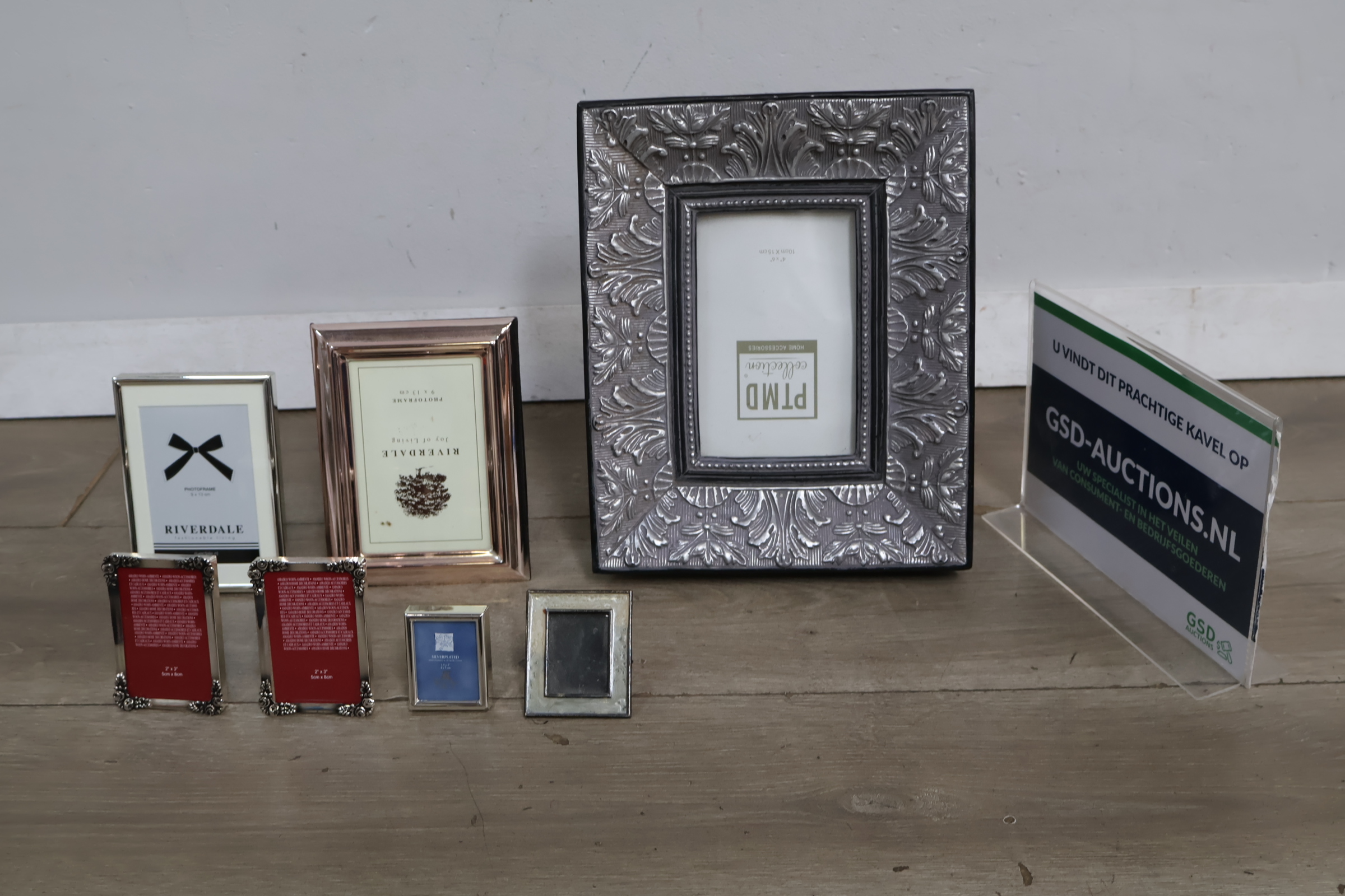 Set van 6 fotolijsten met diverse designs en maten – kavel bij GSD Auctions, Zoeterwoude