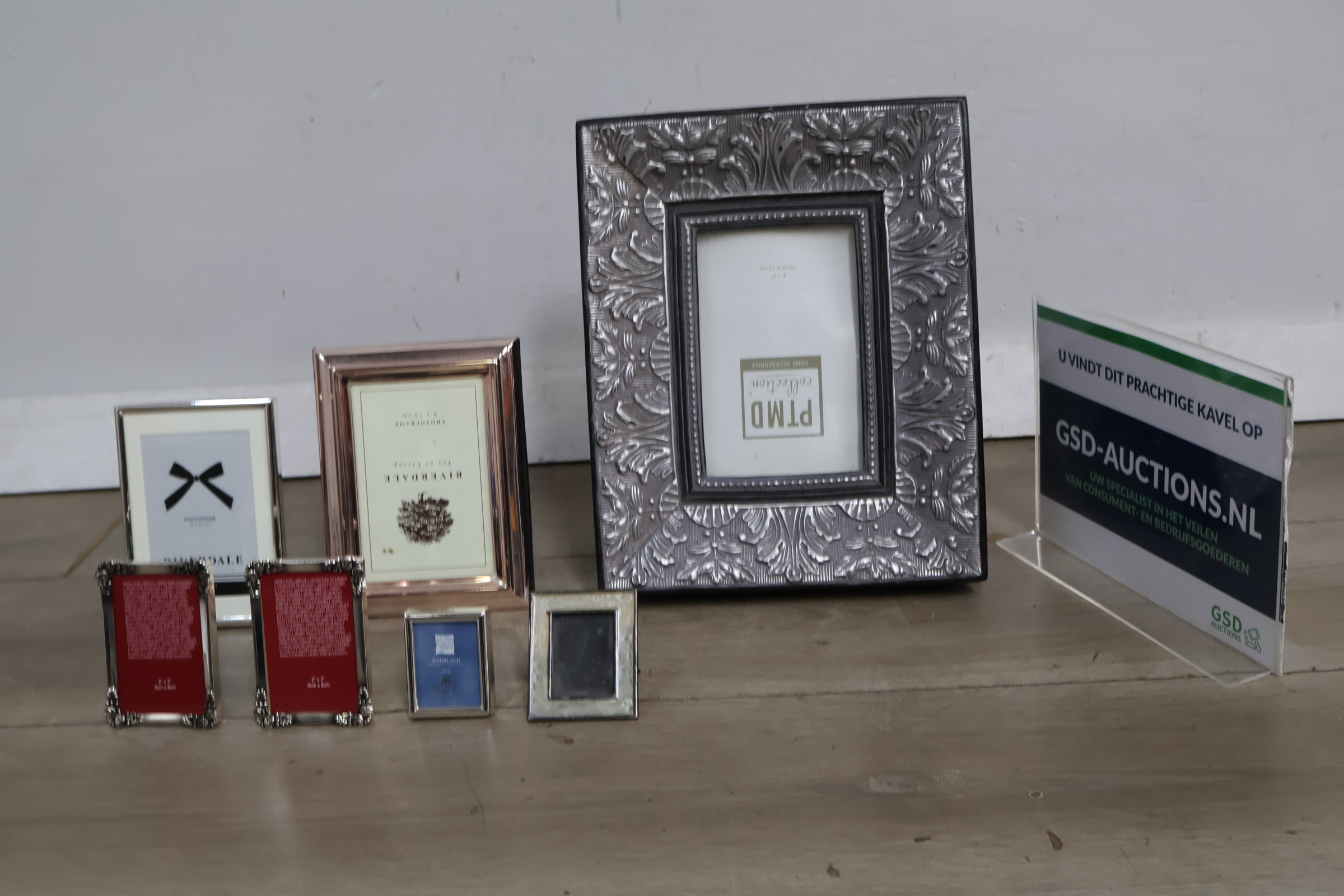 Set van 6 fotolijsten met diverse designs en maten – foto 2 – kavel bij GSD Auctions, Zoeterwoude