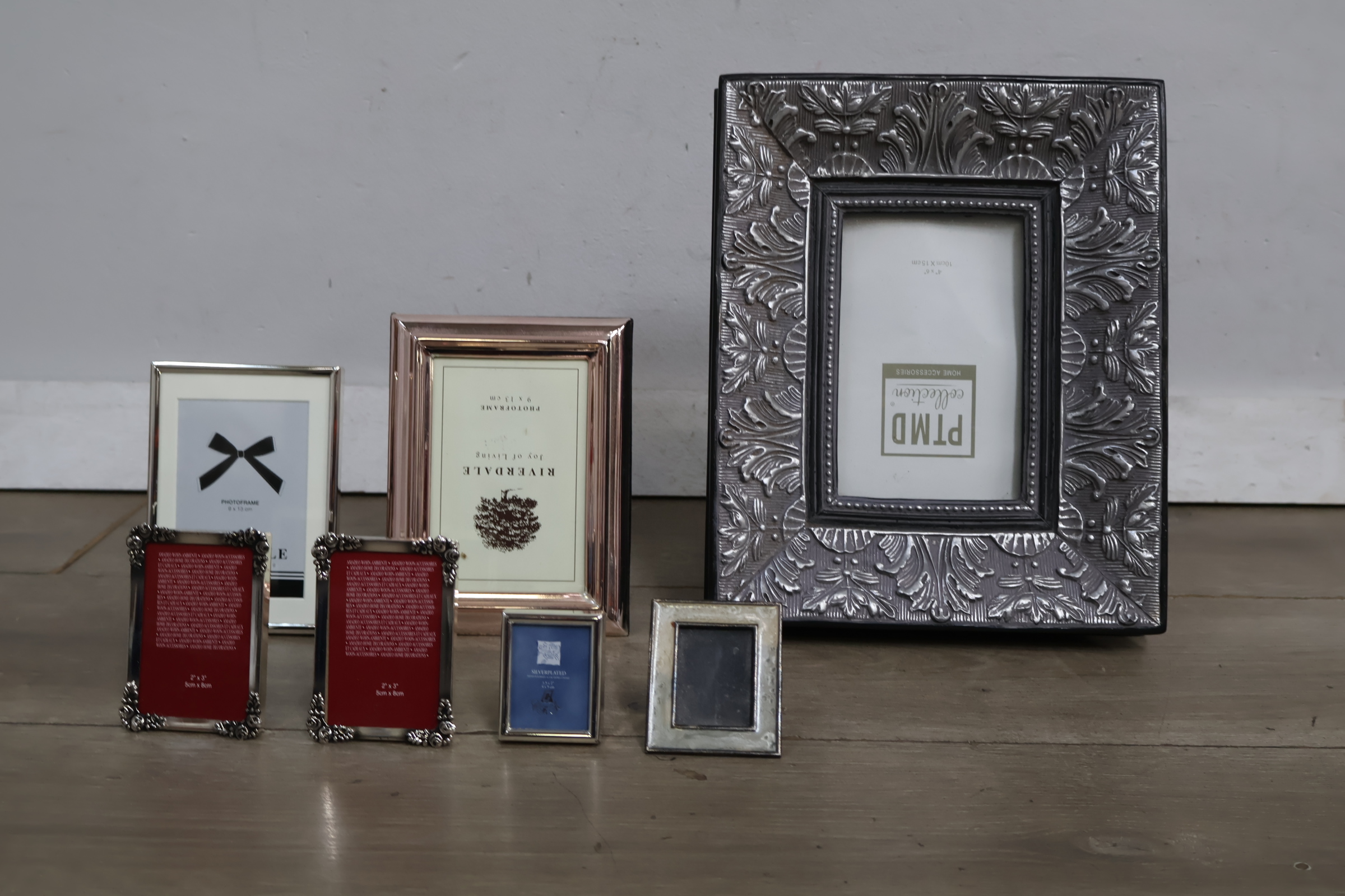 Set van 6 fotolijsten met diverse designs en maten – foto 4 – kavel bij GSD Auctions, Zoeterwoude