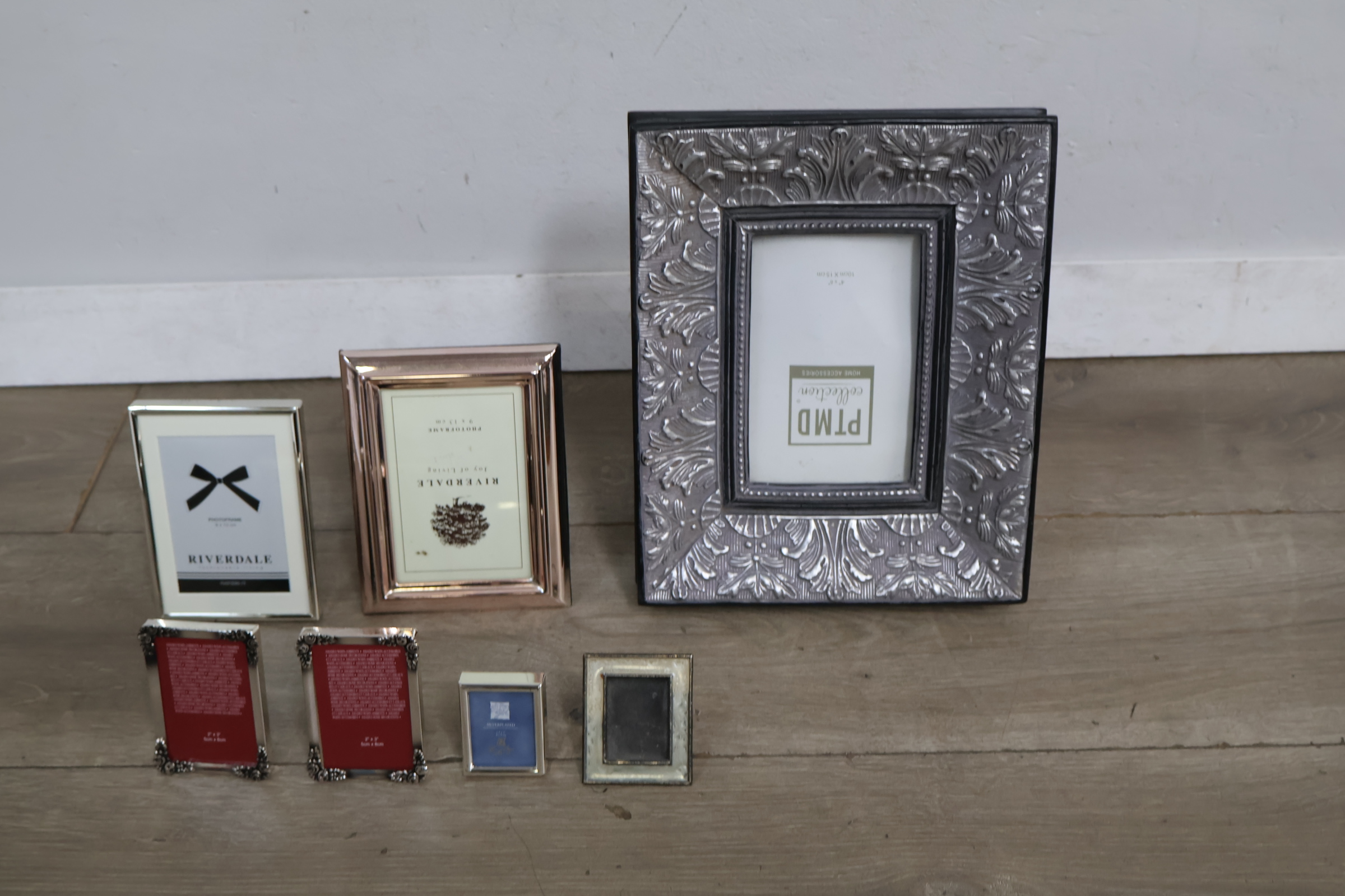 Set van 6 fotolijsten met diverse designs en maten – foto 6 – kavel bij GSD Auctions, Zoeterwoude