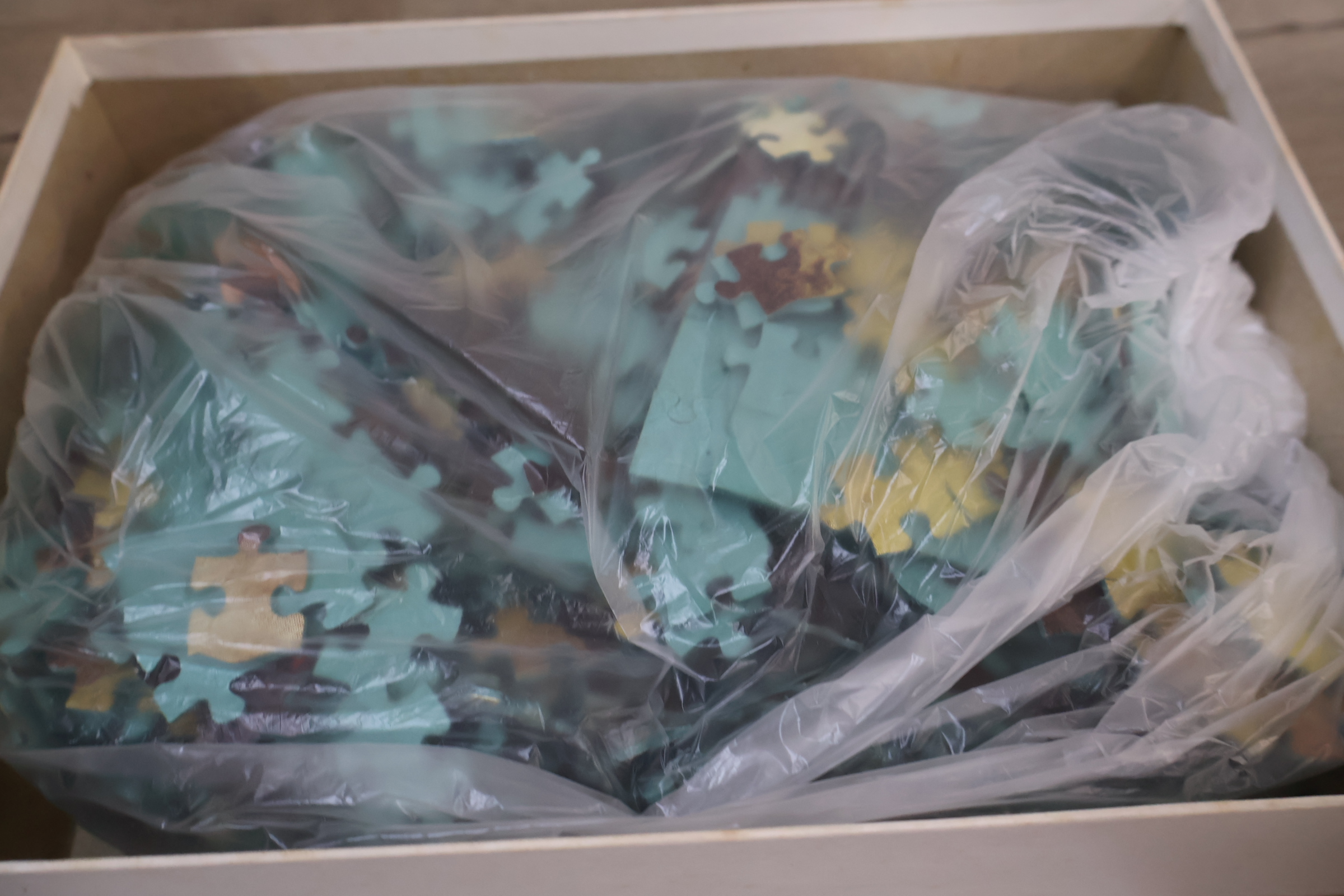 Drie verschillende puzzels, 1000 stukjes – foto 9 – kavel bij GSD Auctions, Zoeterwoude