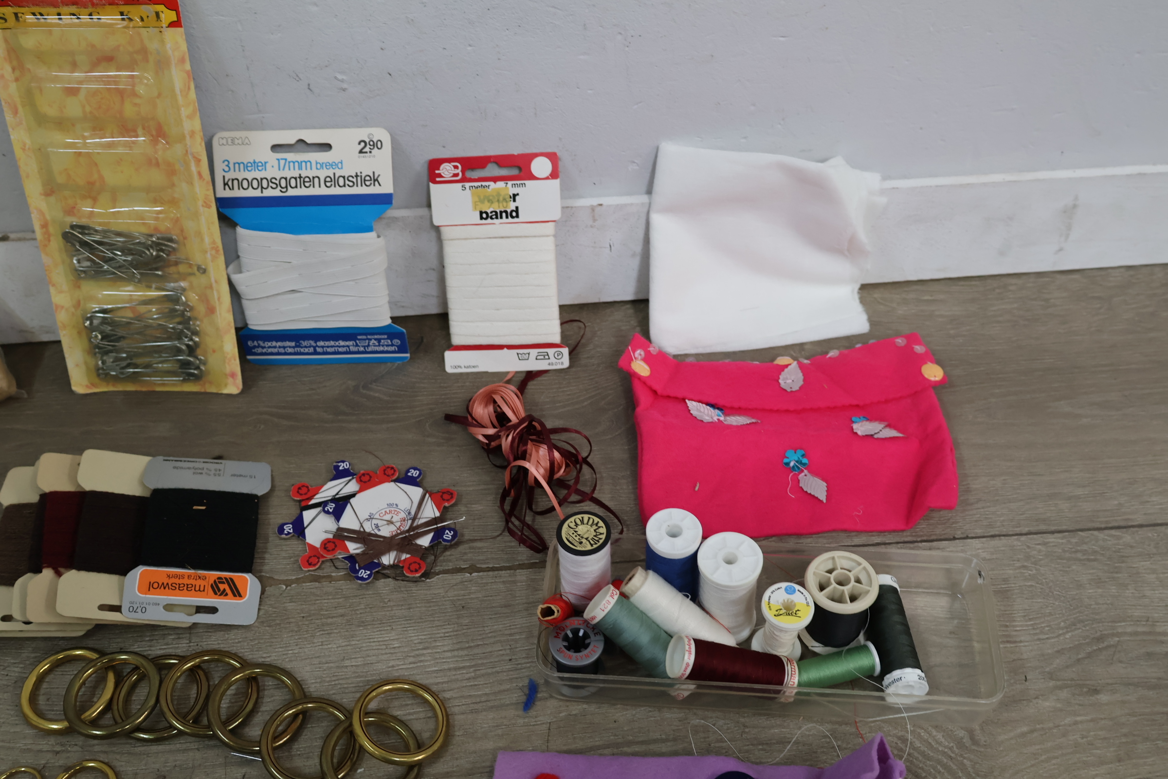 Assortiment Naaibenodigdheden en Accessoires – foto 3 – kavel bij GSD Auctions, Zoeterwoude
