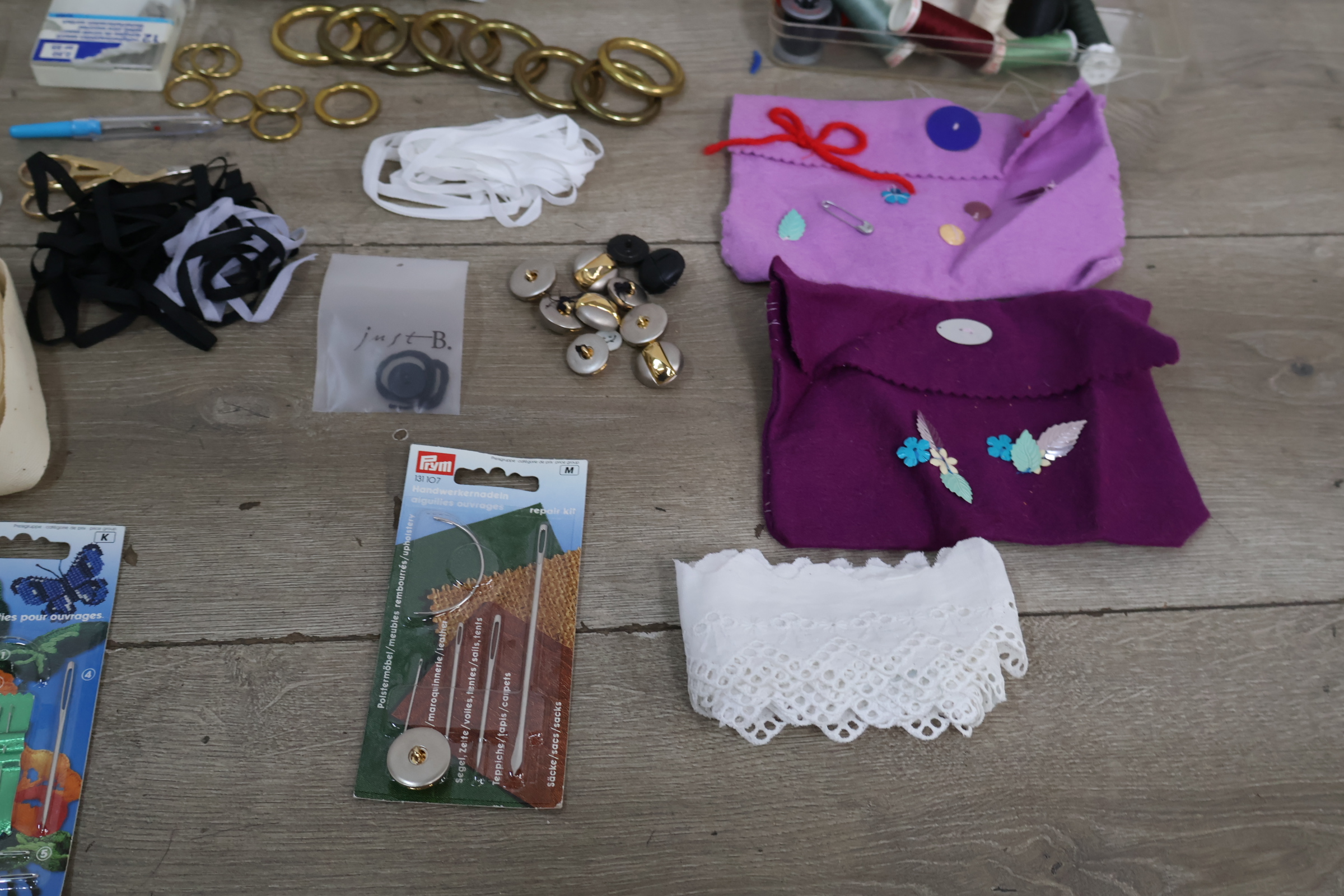 Assortiment Naaibenodigdheden en Accessoires – foto 7 – kavel bij GSD Auctions, Zoeterwoude