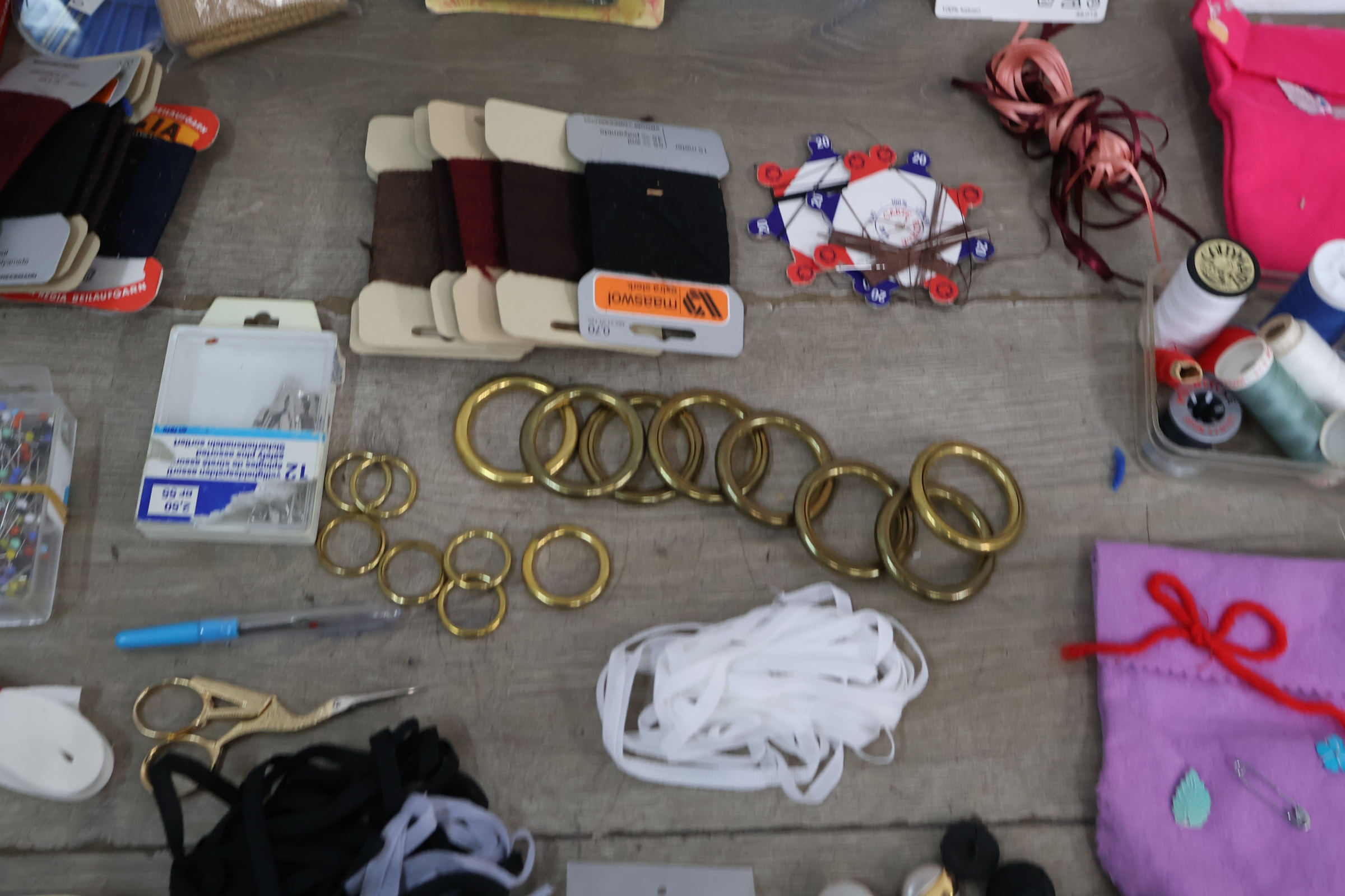 Assortiment Naaibenodigdheden en Accessoires – foto 9 – kavel bij GSD Auctions, Zoeterwoude
