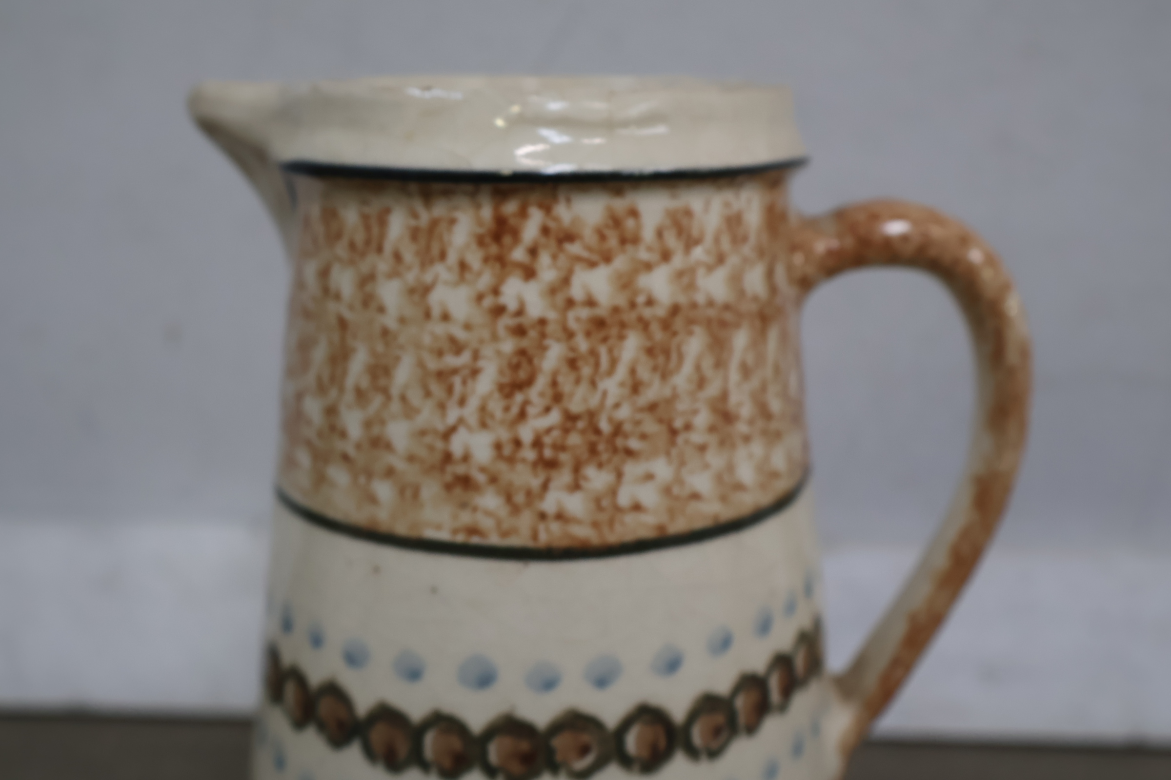 Set van drie keramische kommen en kan – foto 10 – kavel bij GSD Auctions, Zoeterwoude
