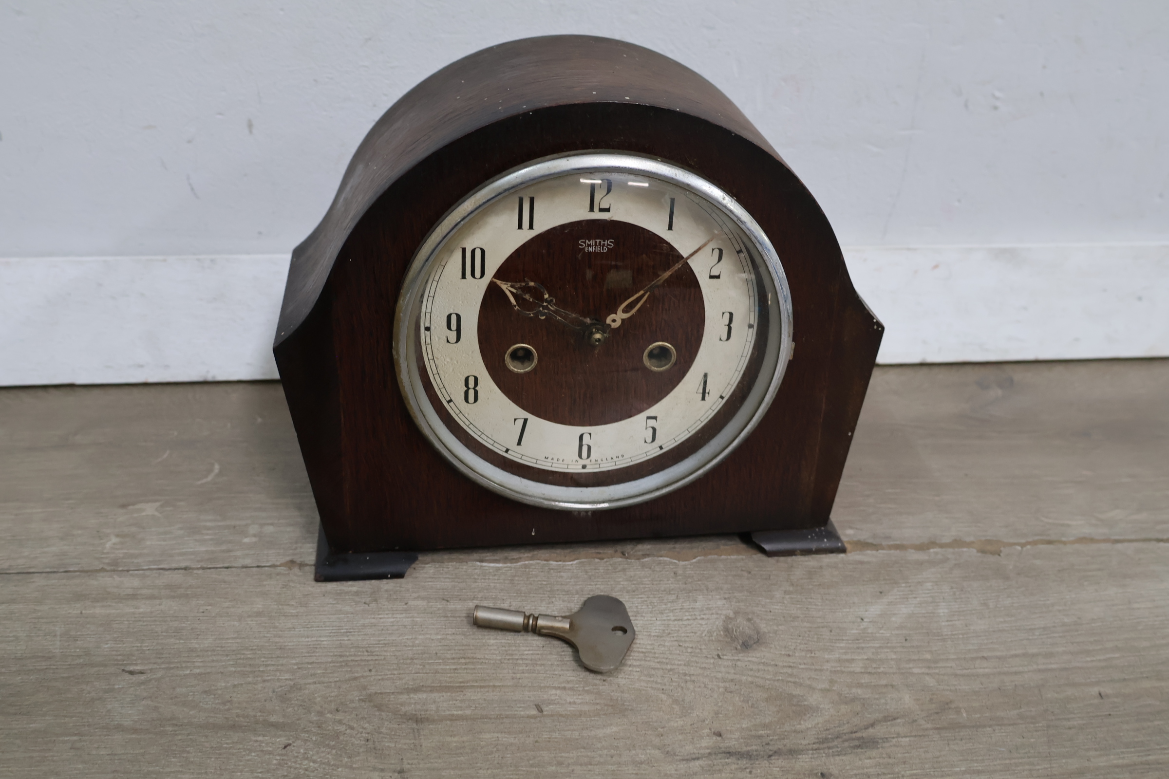 Smiths Enfield houten schoorsteenklok – foto 3 – kavel bij GSD Auctions, Zoeterwoude