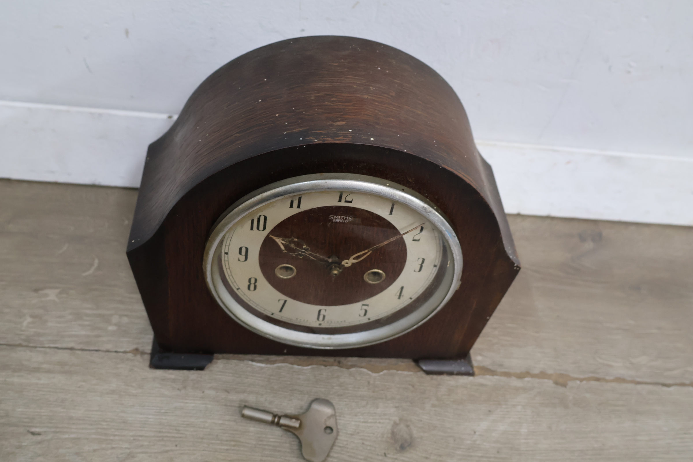 Smiths Enfield houten schoorsteenklok – foto 4 – kavel bij GSD Auctions, Zoeterwoude