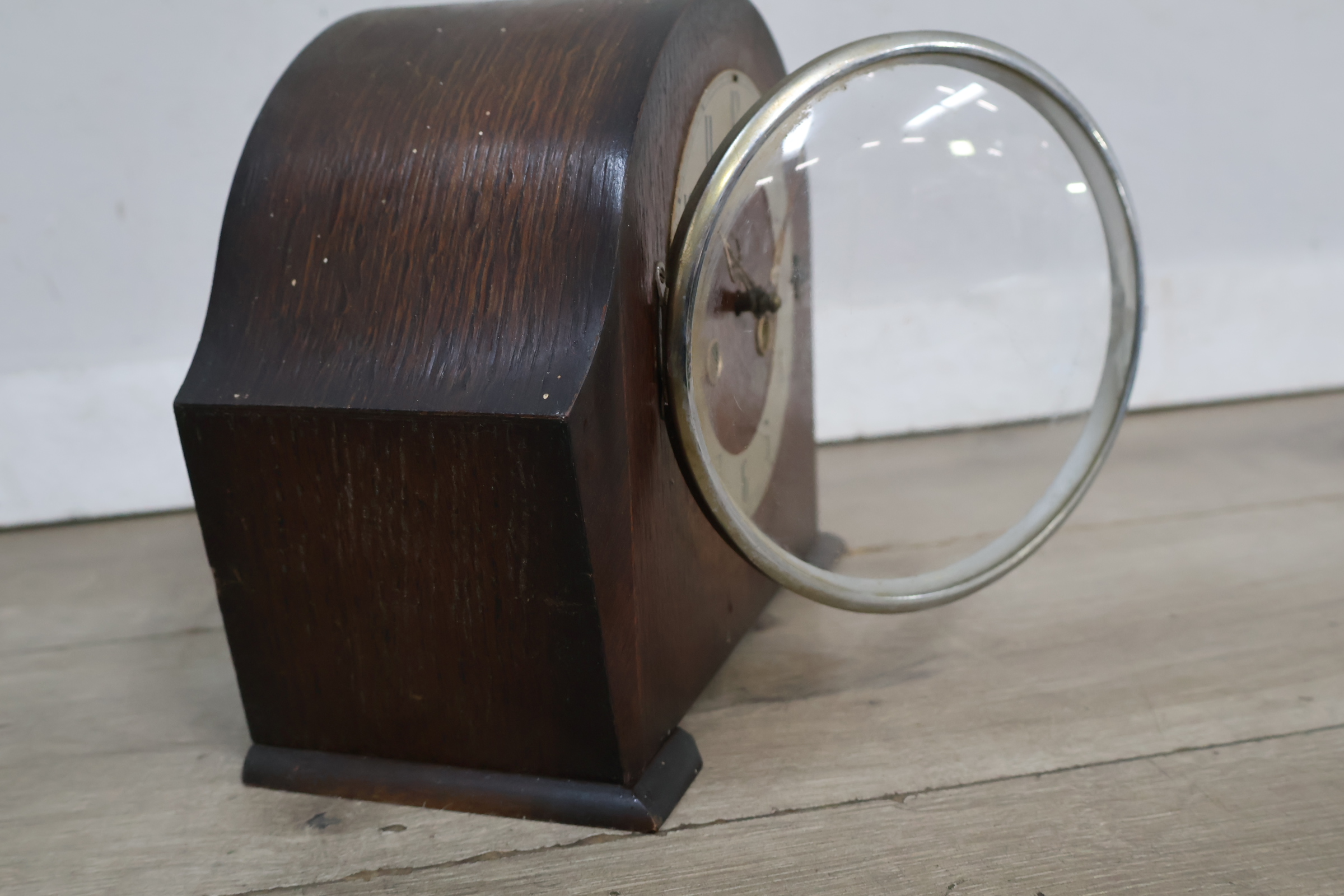 Smiths Enfield houten schoorsteenklok – foto 6 – kavel bij GSD Auctions, Zoeterwoude