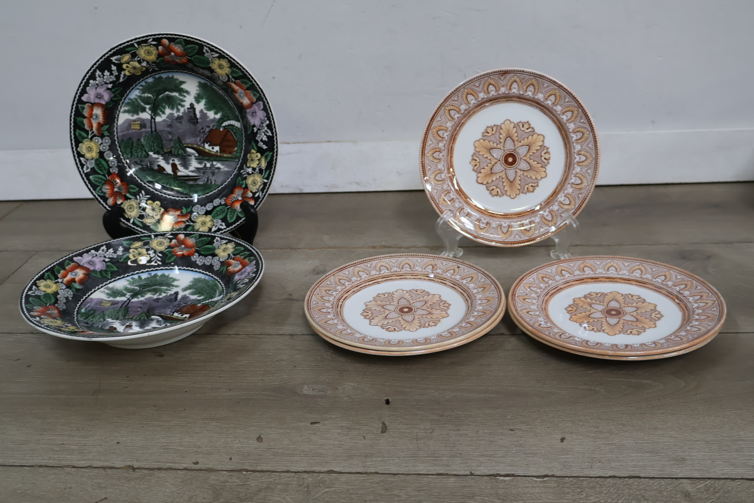 Set sierbordjes met bloem- en landschapmotief – foto 3 – kavel bij GSD Auctions, Zoeterwoude