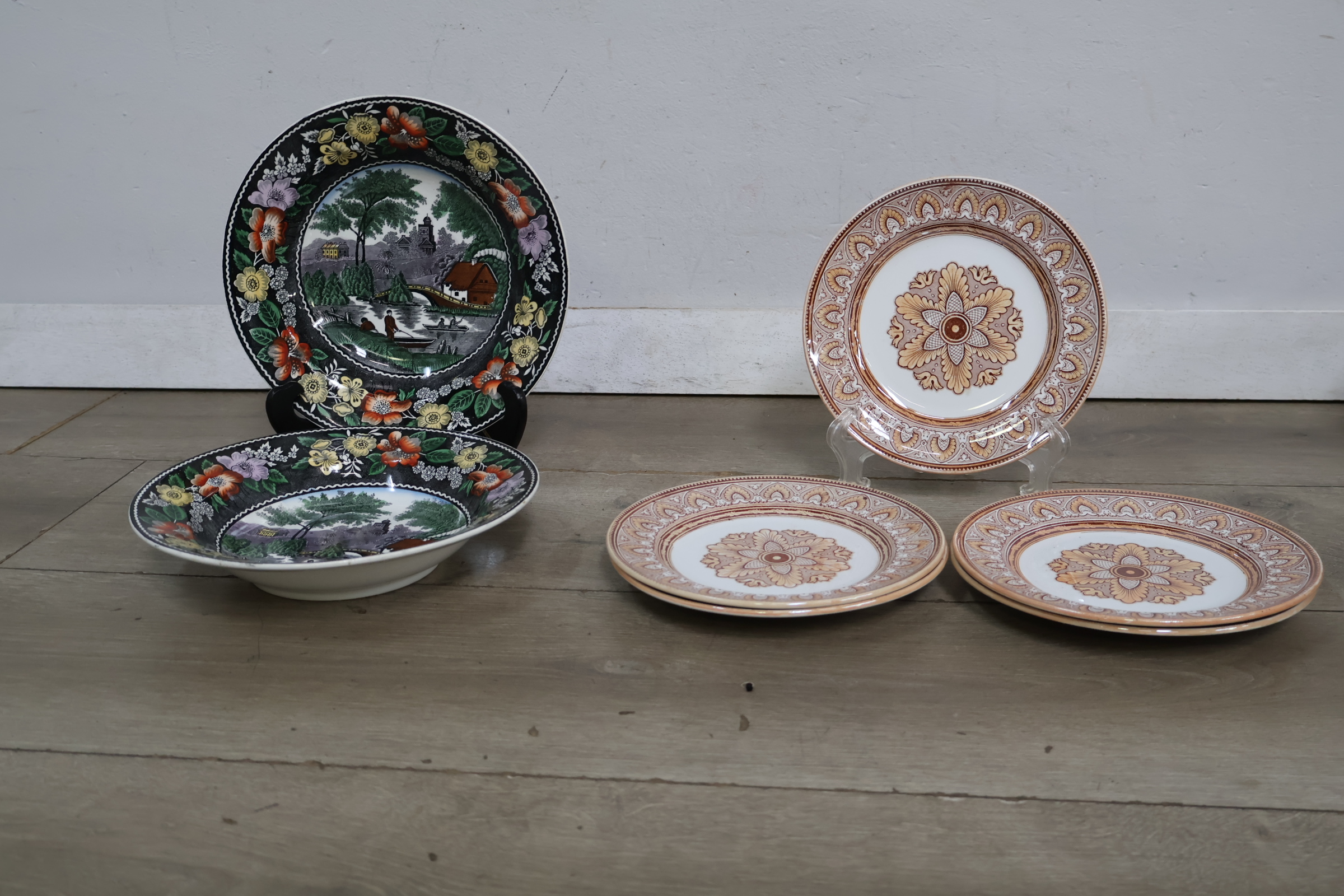 Set sierbordjes met bloem- en landschapmotief – foto 5 – kavel bij GSD Auctions, Zoeterwoude