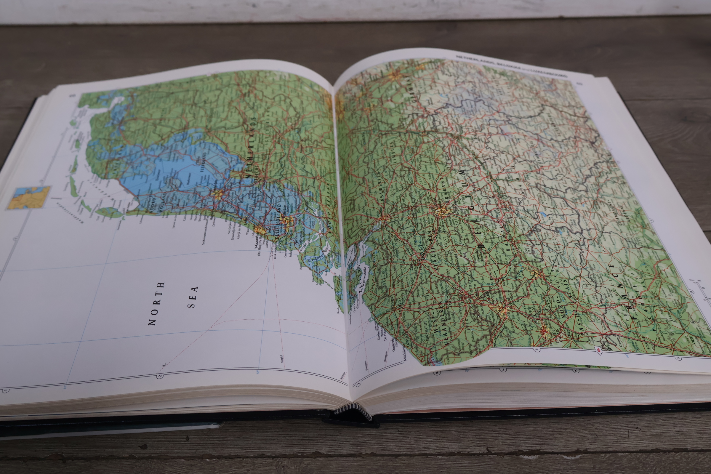 The Times Atlas of the World, Atlas van de Belevingswereld – foto 9 – kavel bij GSD Auctions, Zoeterwoude