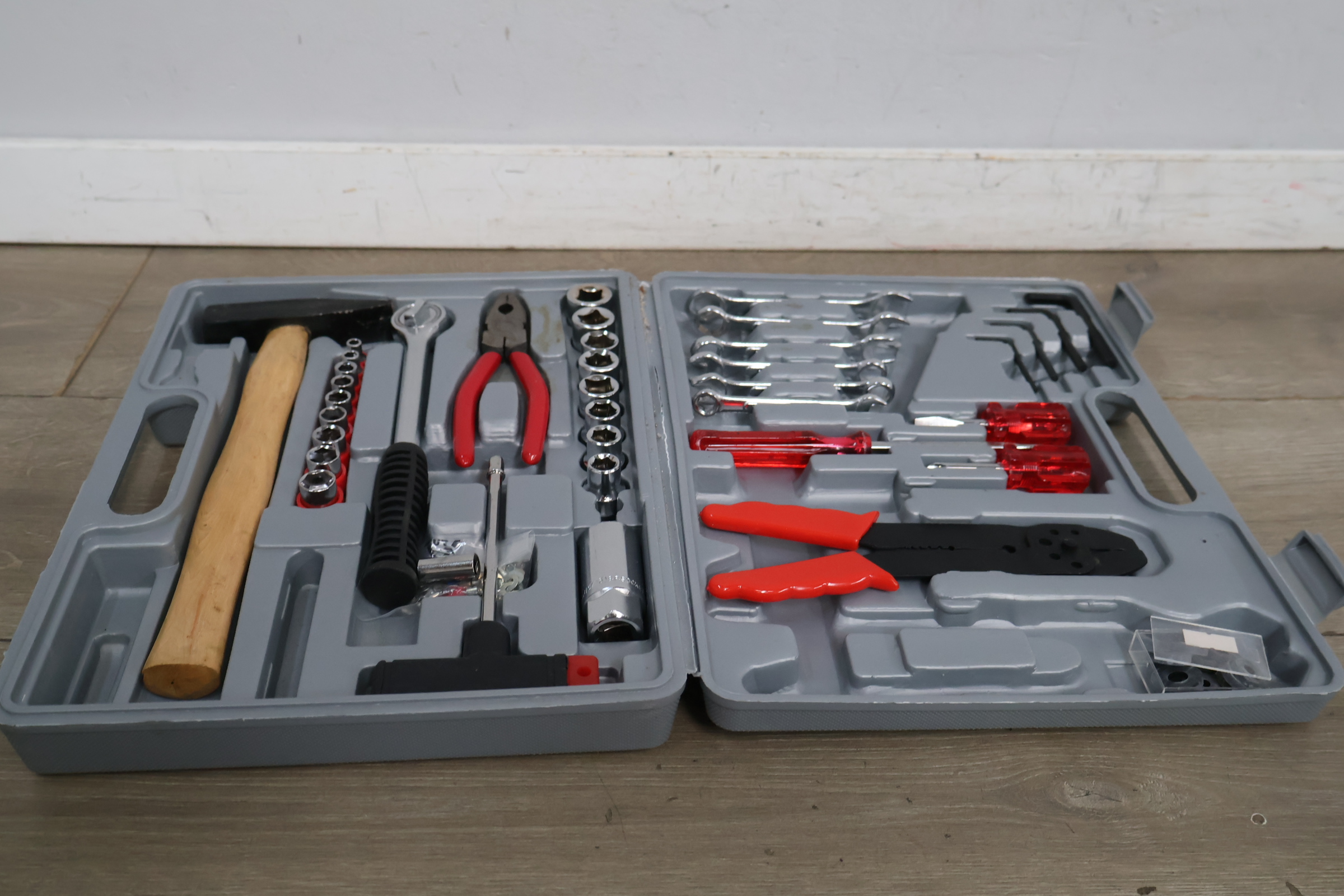 Gereedschapsset in koffer – foto 6 – kavel bij GSD Auctions, Zoeterwoude