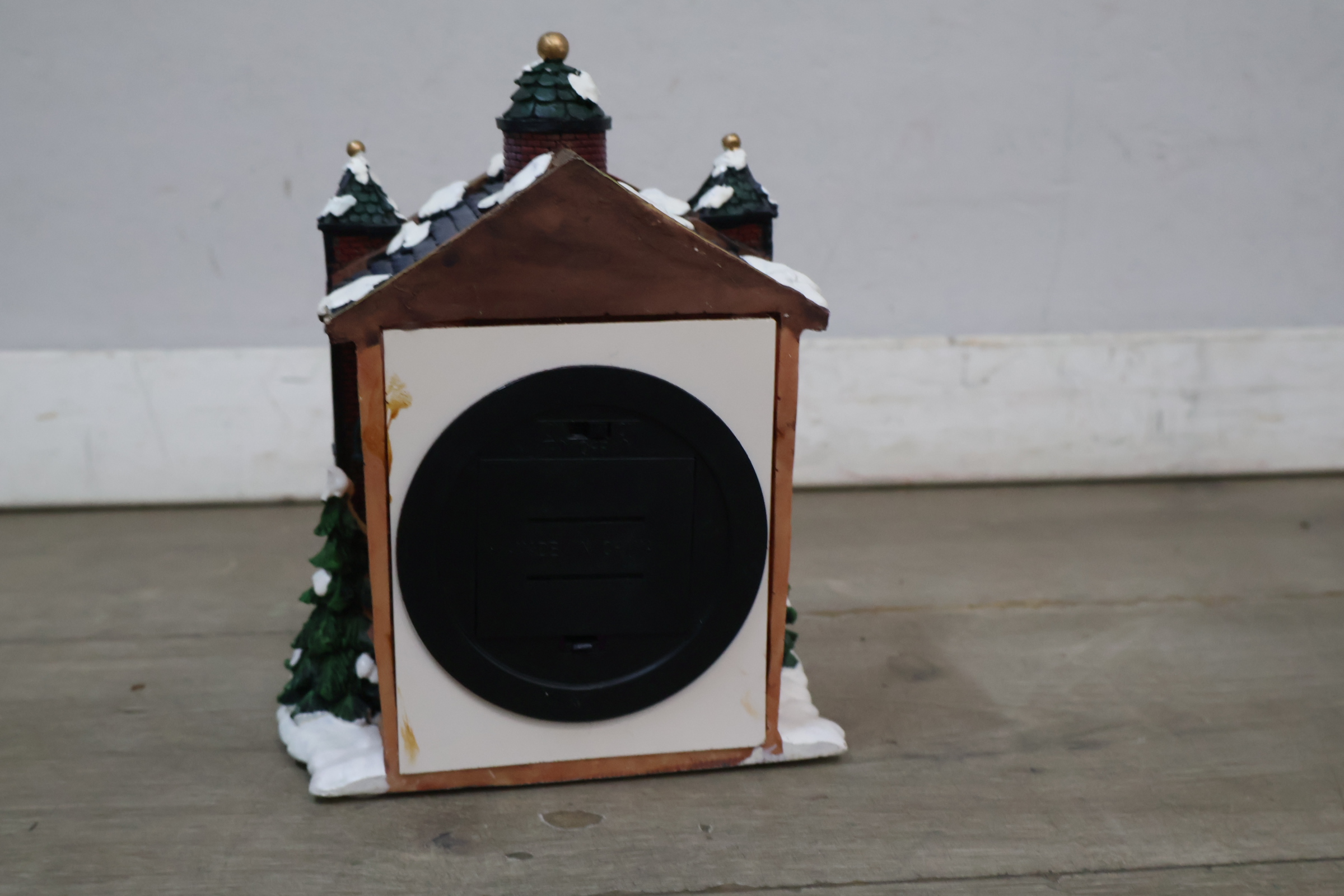 Kerstdiorama met kerstboom en figuren – foto 7 – kavel bij GSD Auctions, Zoeterwoude
