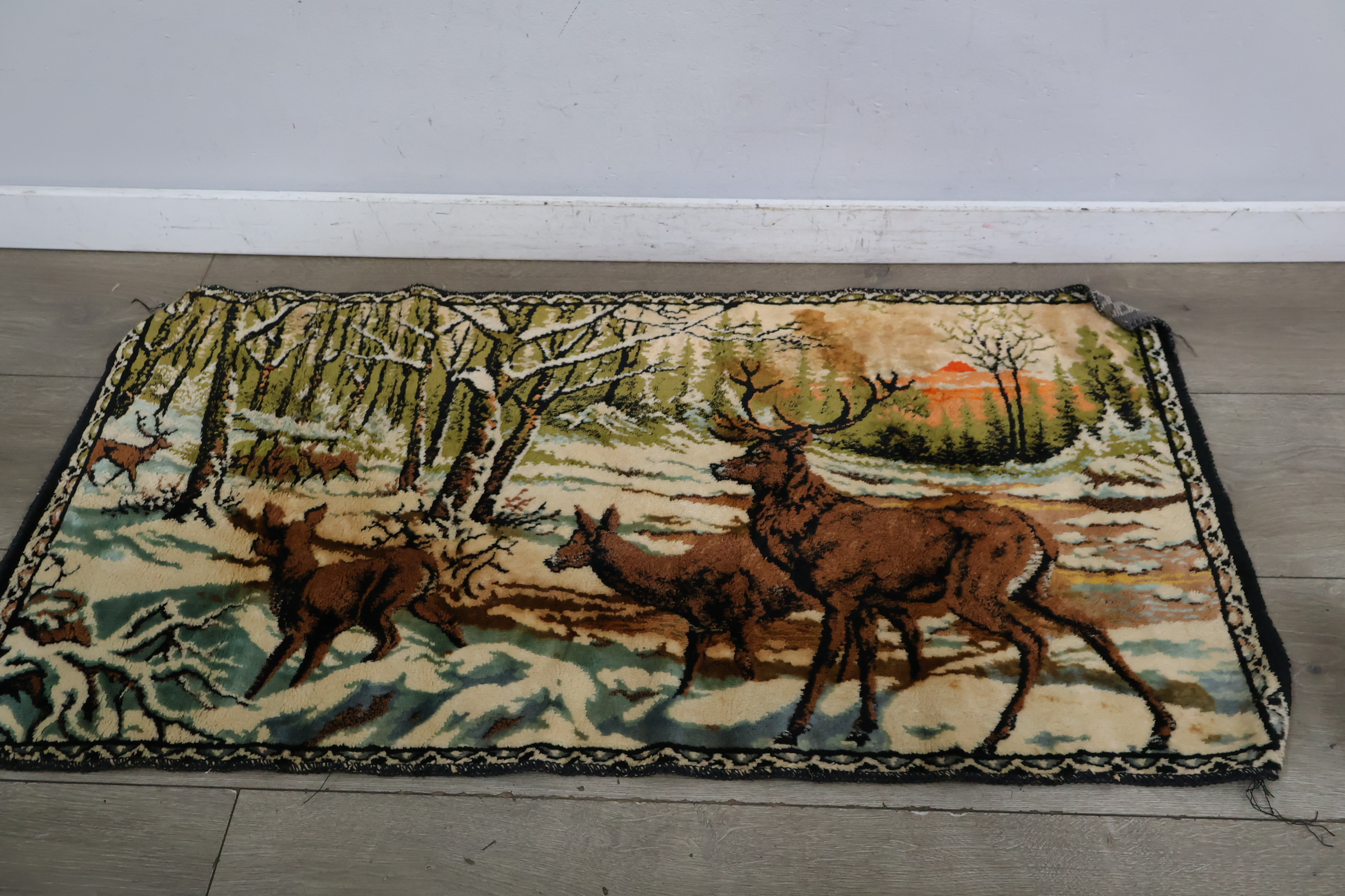Kleed met hertenmotief – foto 4 – kavel bij GSD Auctions, Zoeterwoude