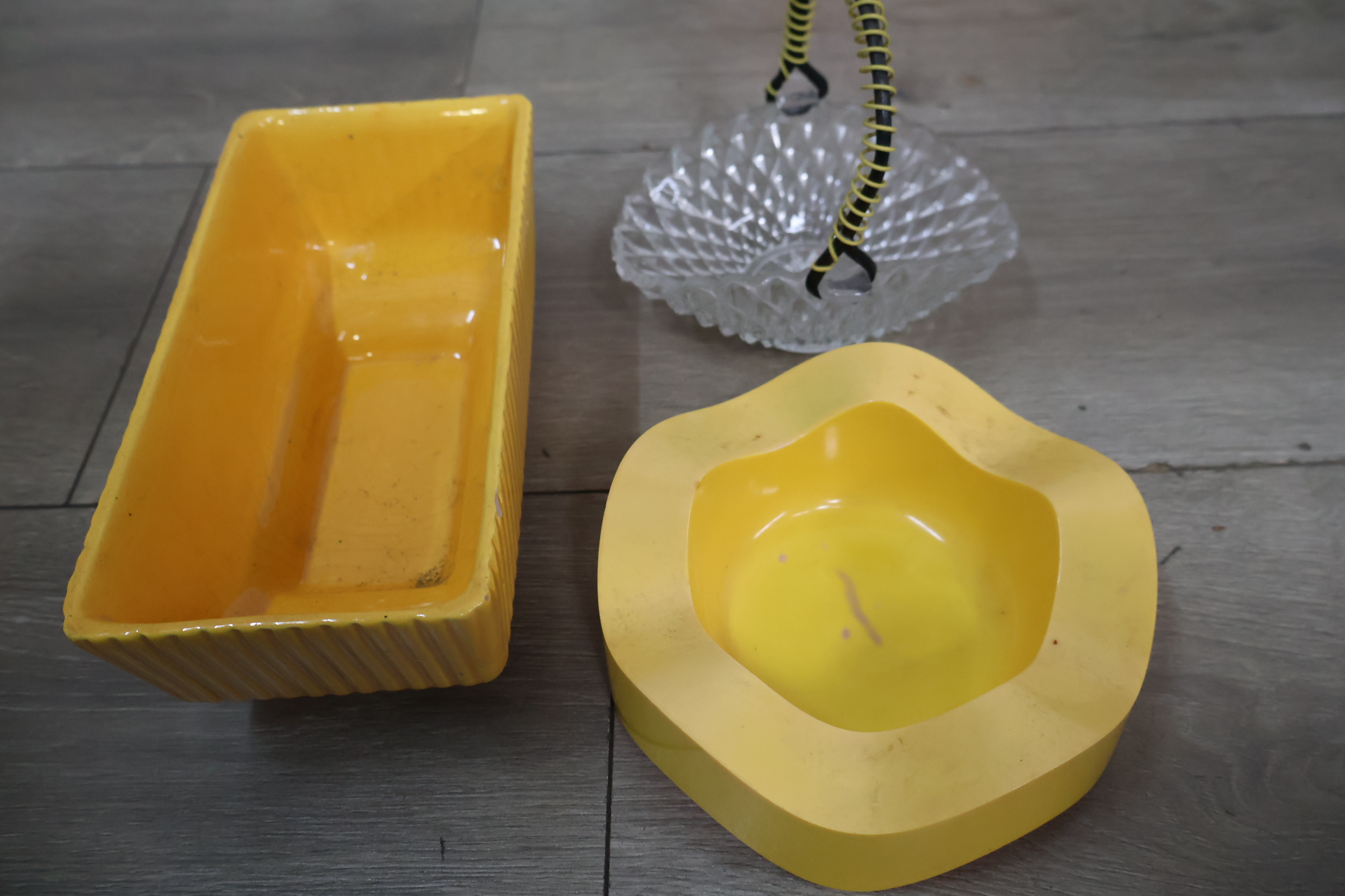 Set kleurrijke keramiek – foto 7 – kavel bij GSD Auctions, Zoeterwoude