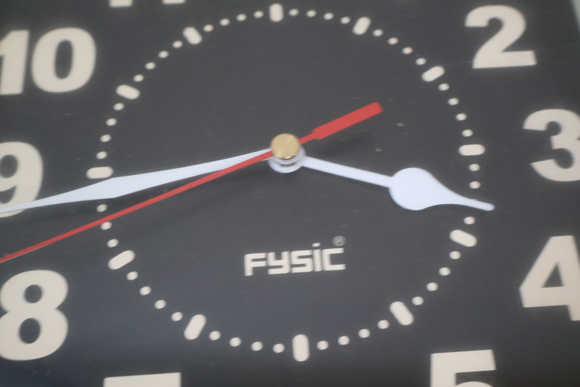 Fysic tafelklok met dag en datum – foto 7 – kavel bij GSD Auctions, Zoeterwoude