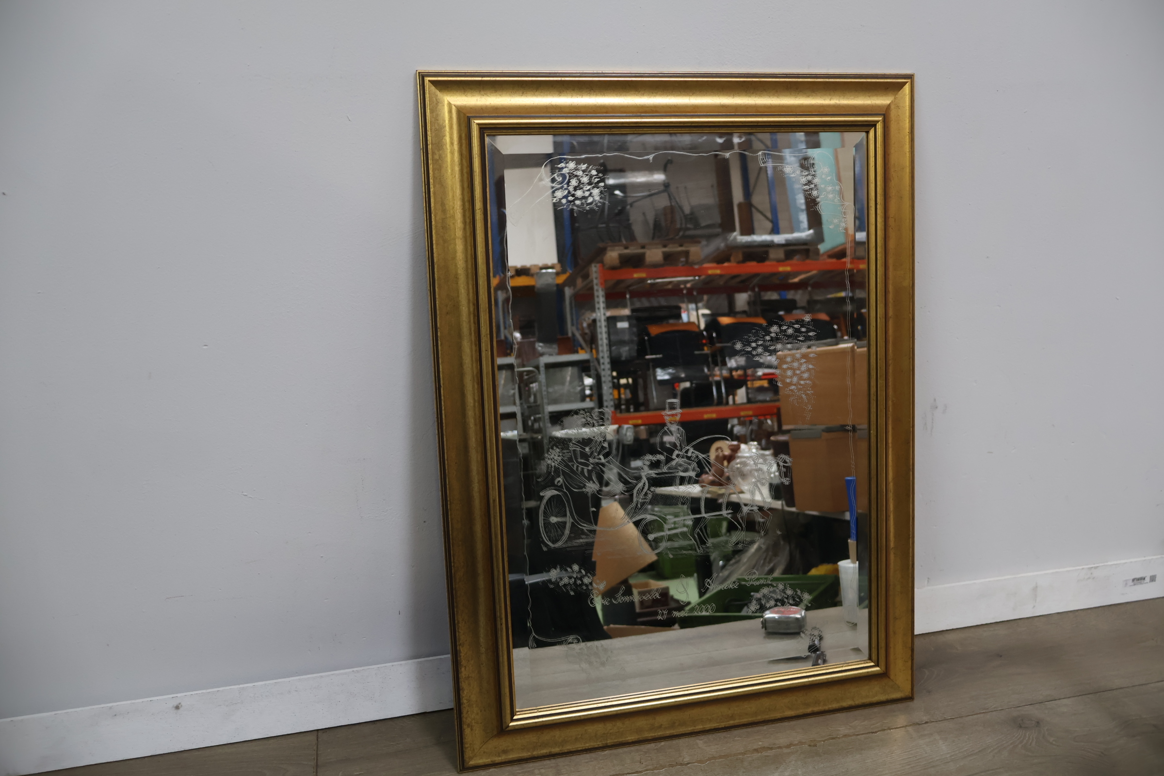 Gouden lijst spiegel met geëtst decor – foto 5 – kavel bij GSD Auctions, Zoeterwoude