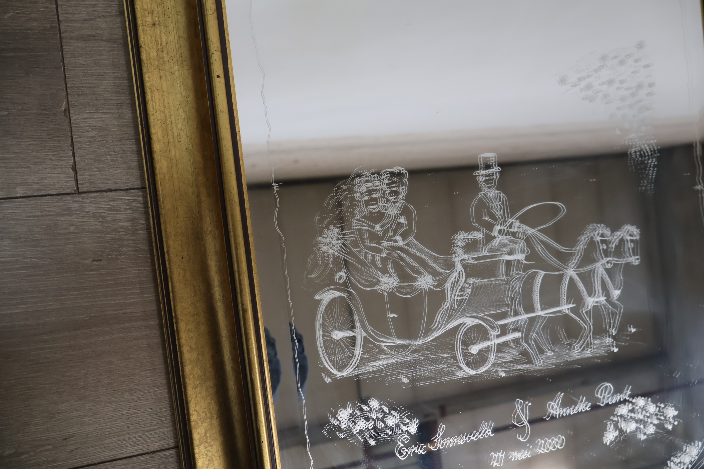 Gouden lijst spiegel met geëtst decor – foto 10 – kavel bij GSD Auctions, Zoeterwoude