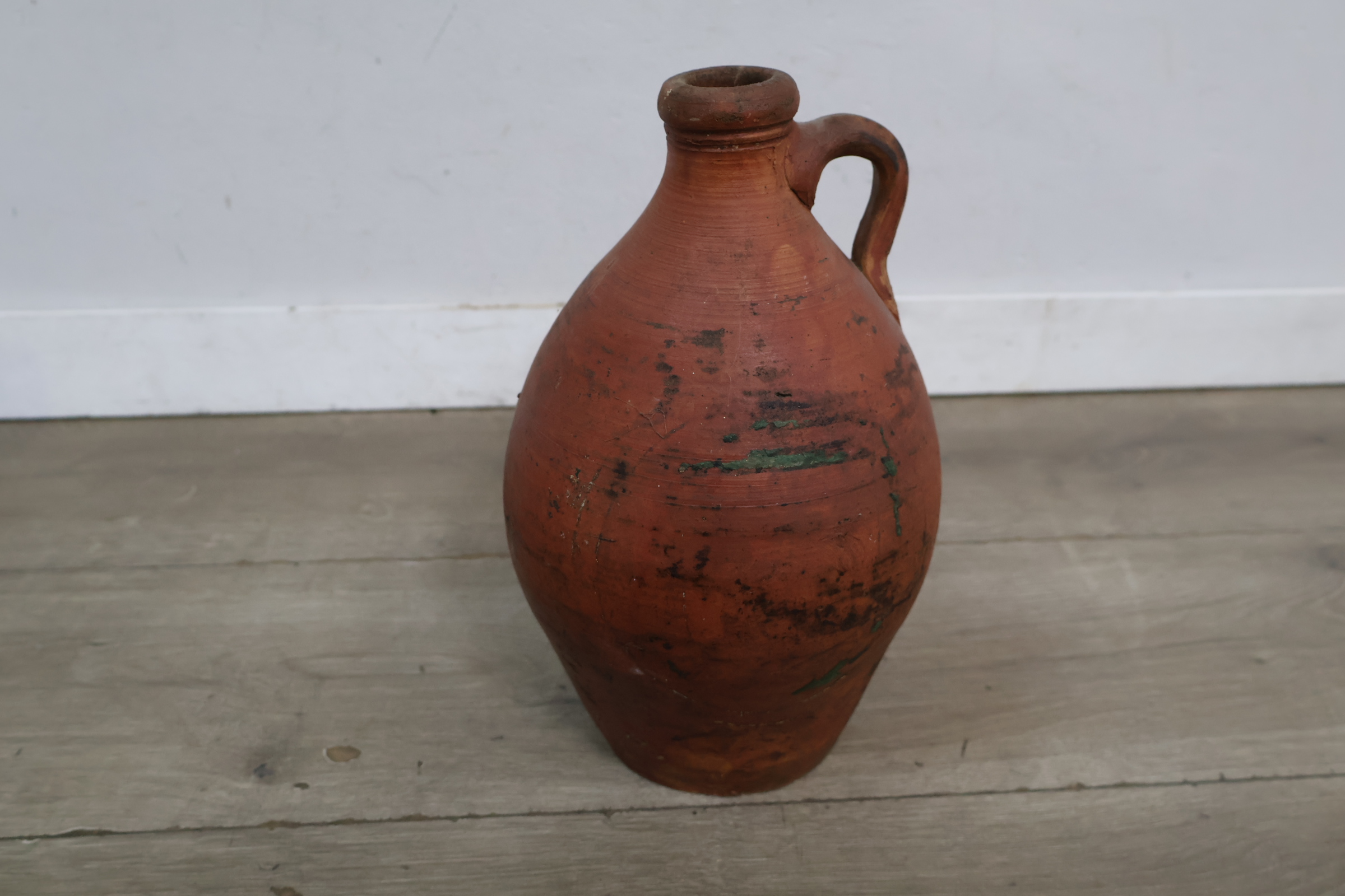 Oude terracotta kruik met handvat – foto 3 – kavel bij GSD Auctions, Zoeterwoude