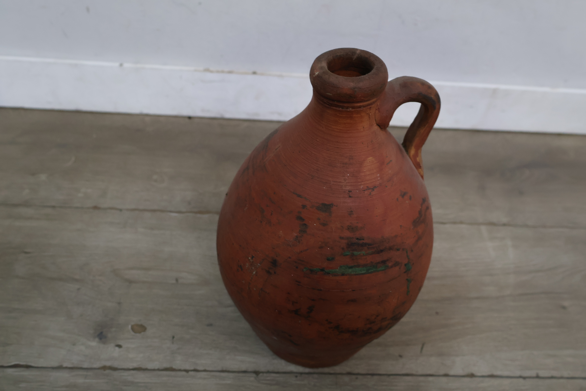 Oude terracotta kruik met handvat – foto 4 – kavel bij GSD Auctions, Zoeterwoude