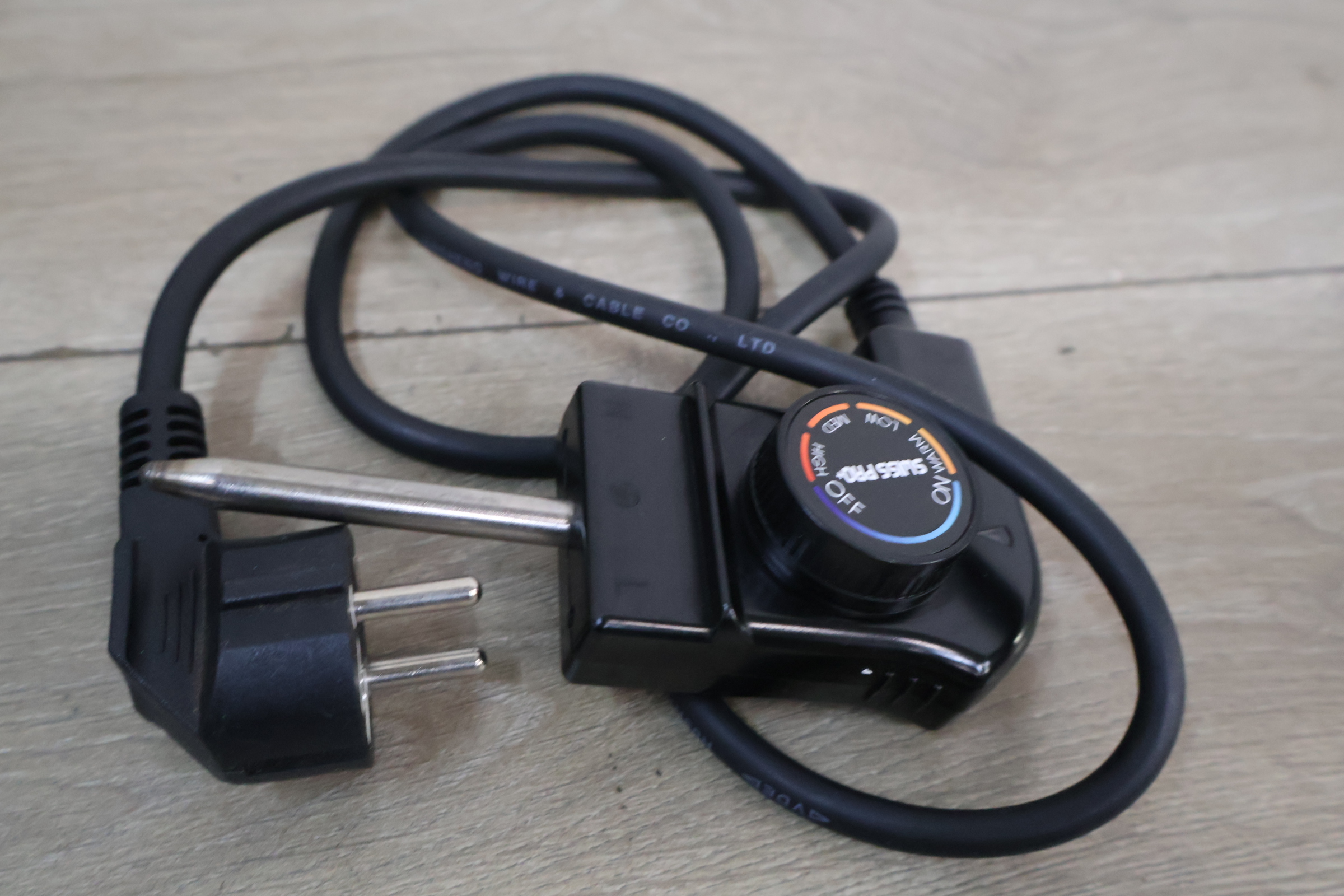 Swiss Pro+ Elektrische Rookloze Grill – foto 6 – kavel bij GSD Auctions, Zoeterwoude