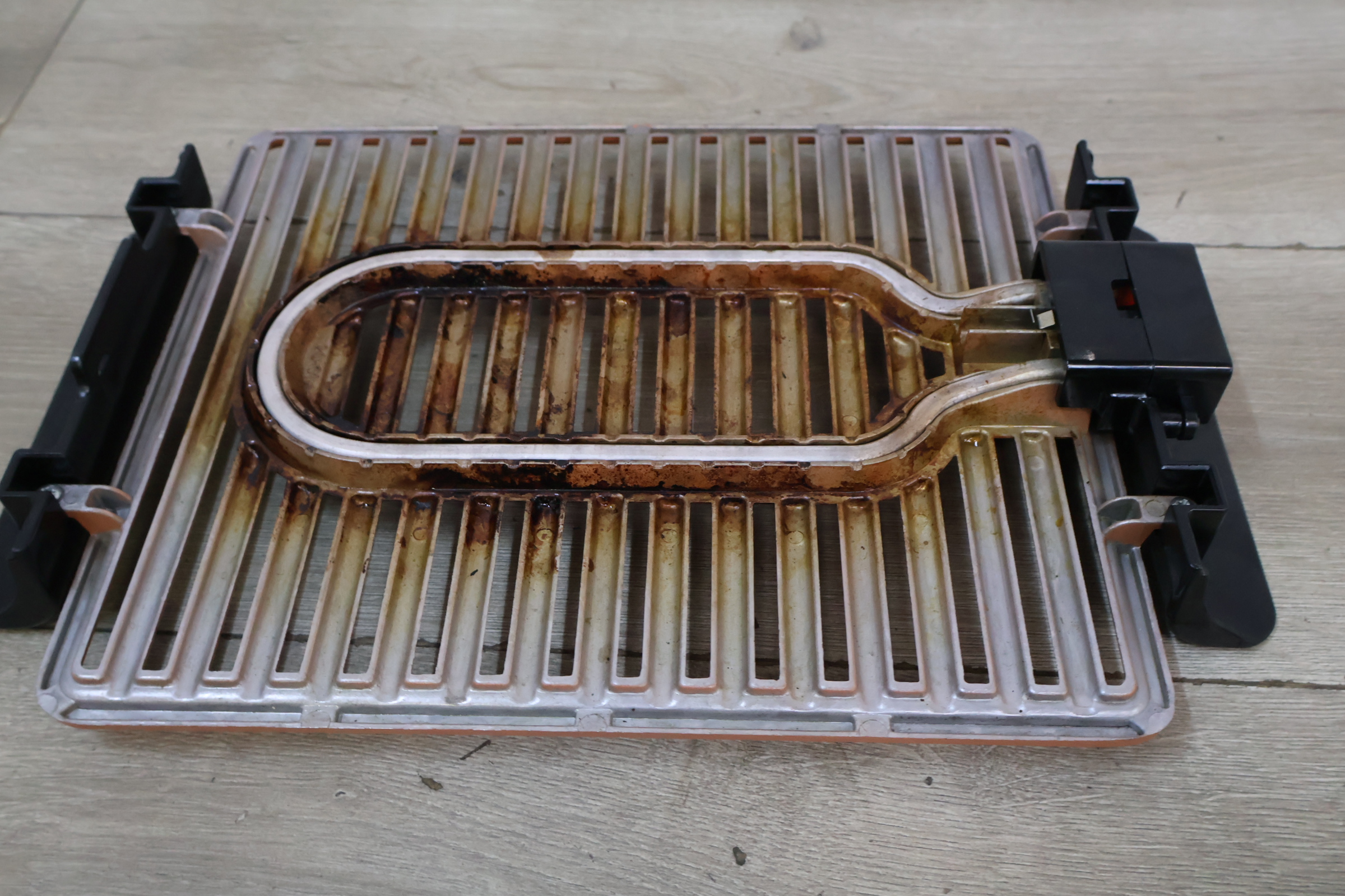 Swiss Pro+ Elektrische Rookloze Grill – foto 10 – kavel bij GSD Auctions, Zoeterwoude
