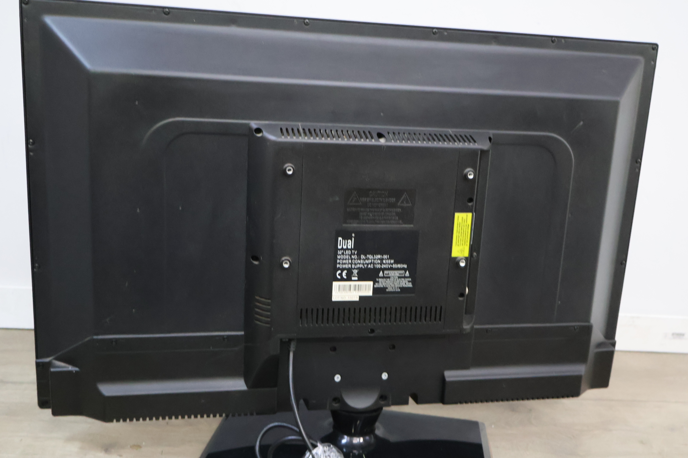 Dual 32'inch LED TV – foto 10 – kavel bij GSD Auctions, Zoeterwoude